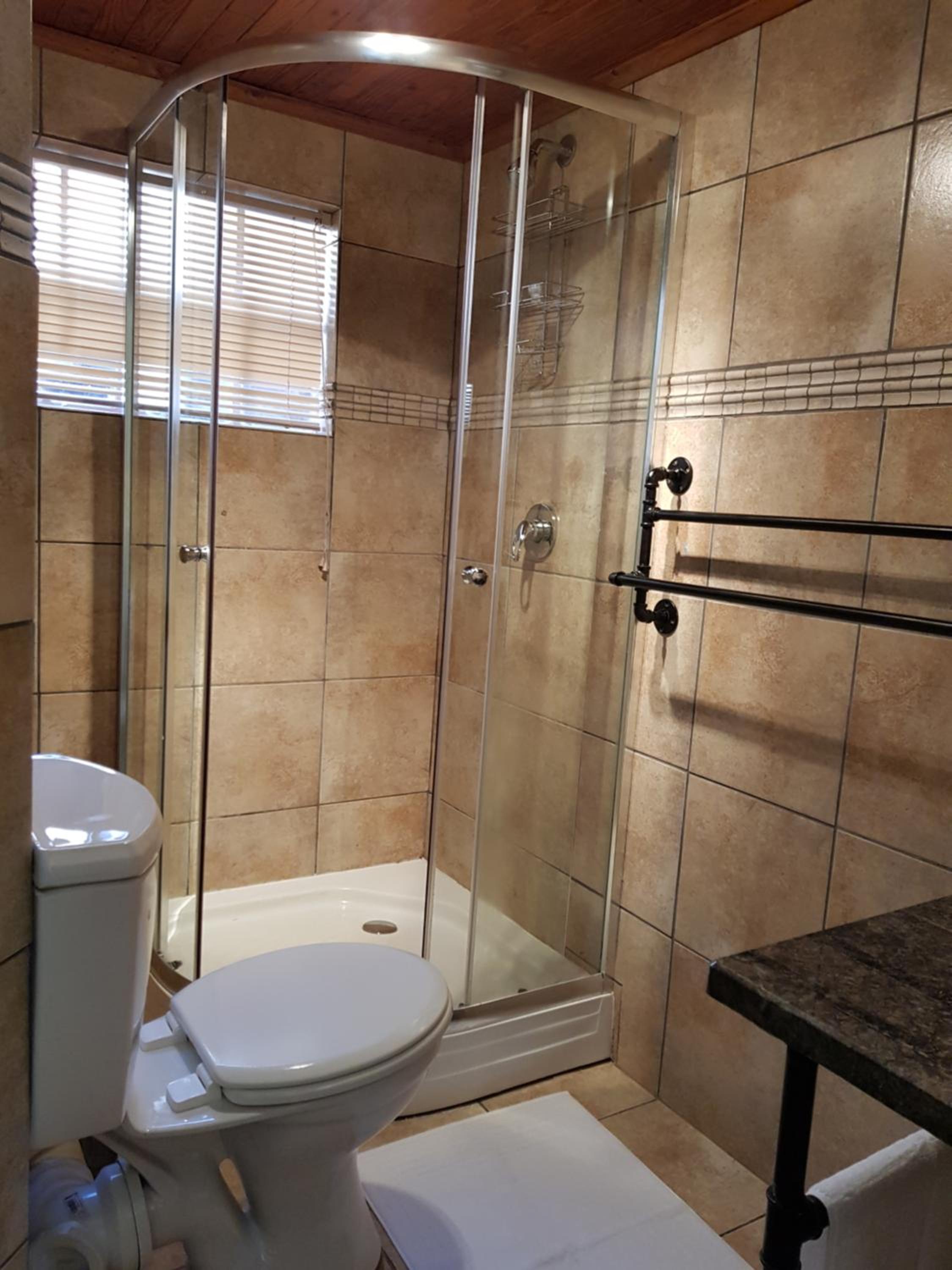 Queen Suite - Photo 5