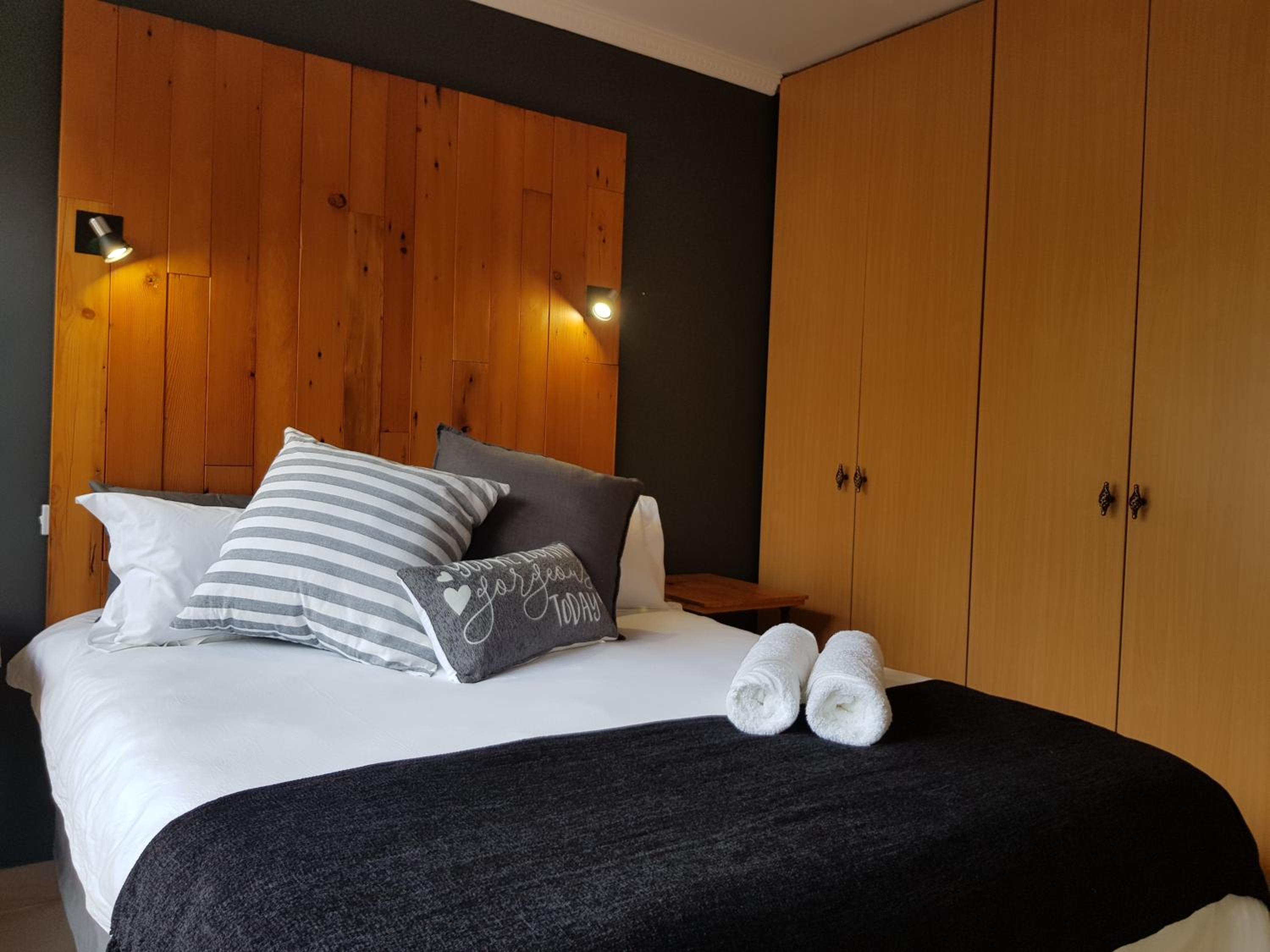 Queen Suite - Photo 10