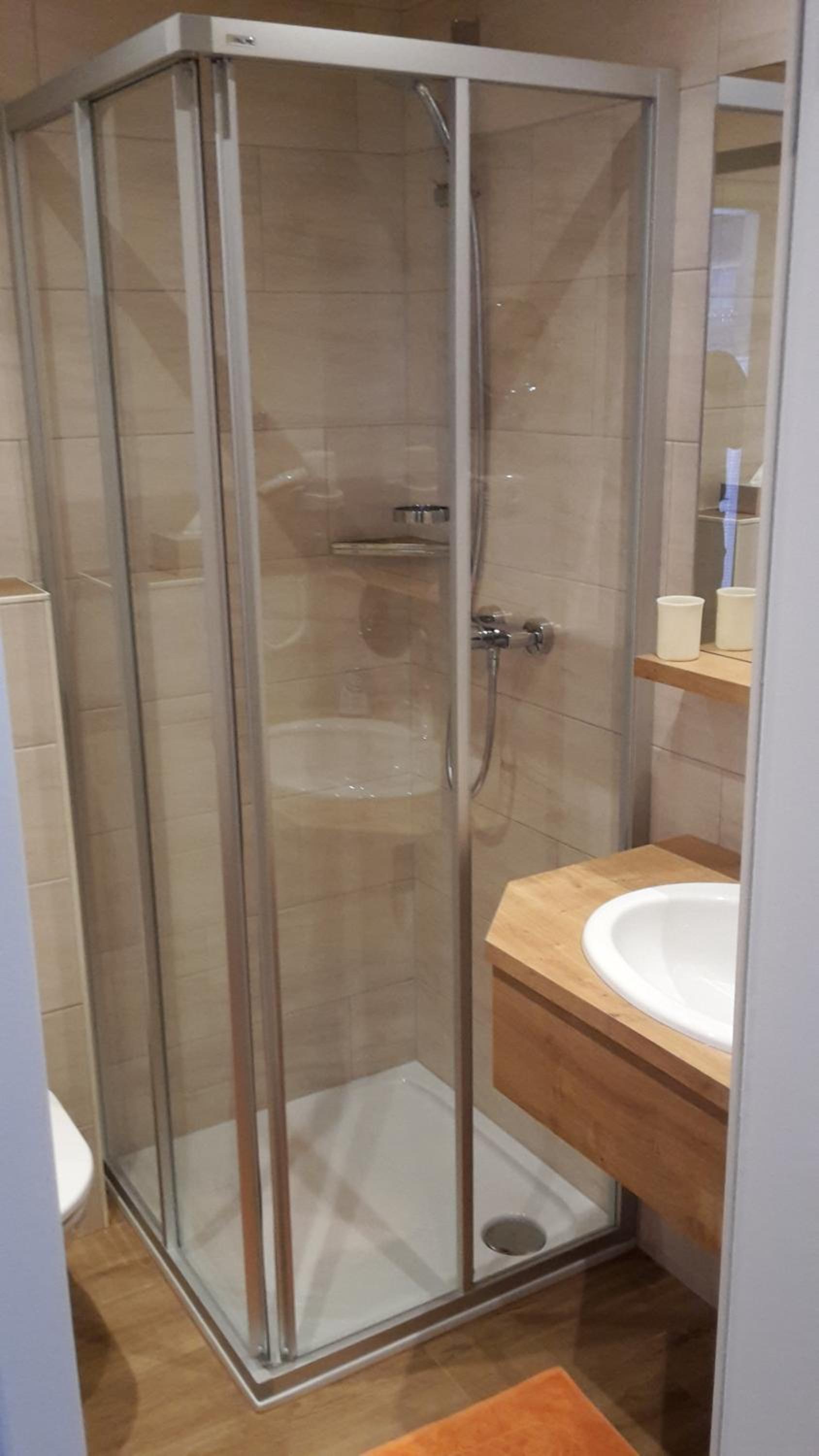 Double Room with Shower photo 2