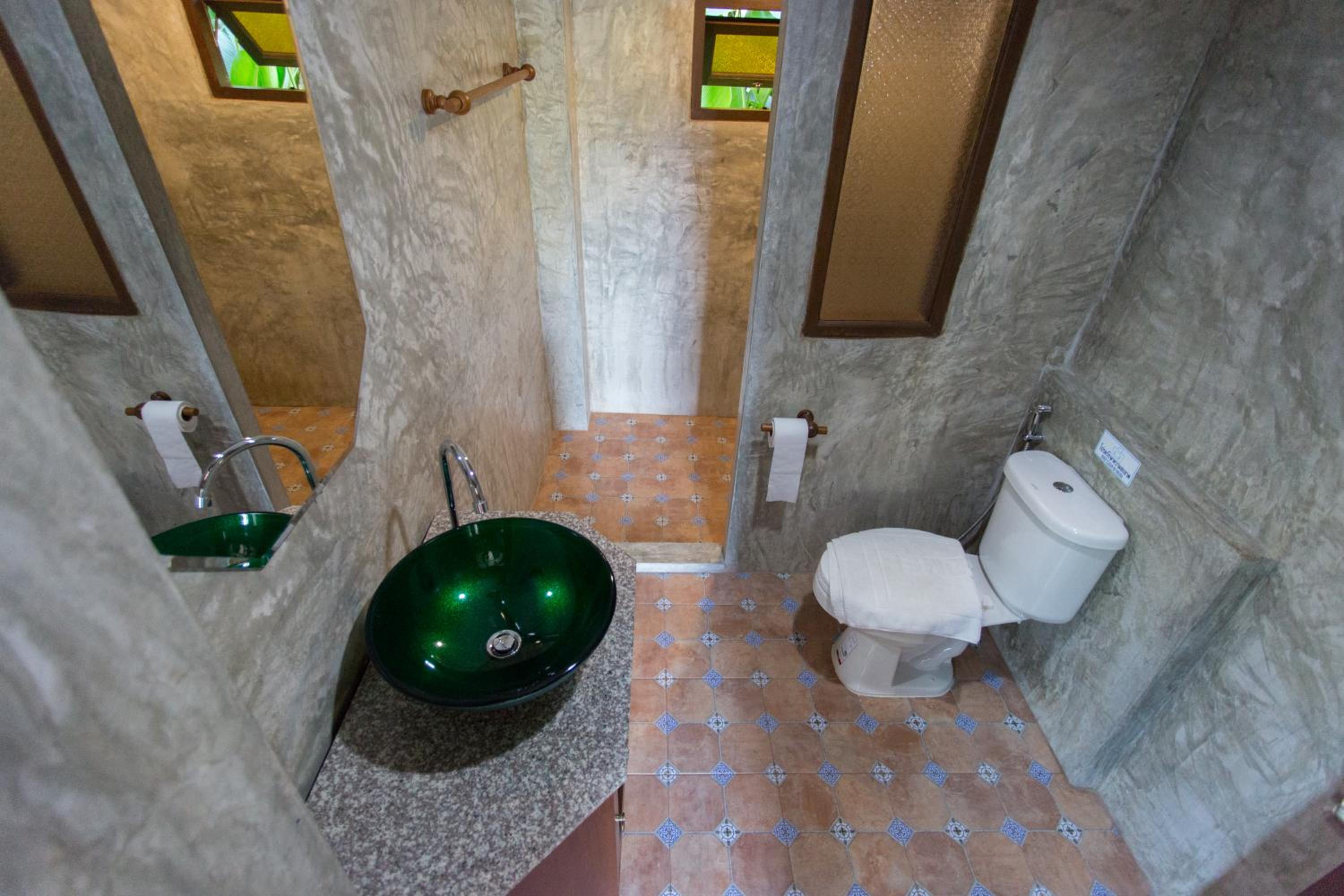 One-Bedroom House - Photo 5