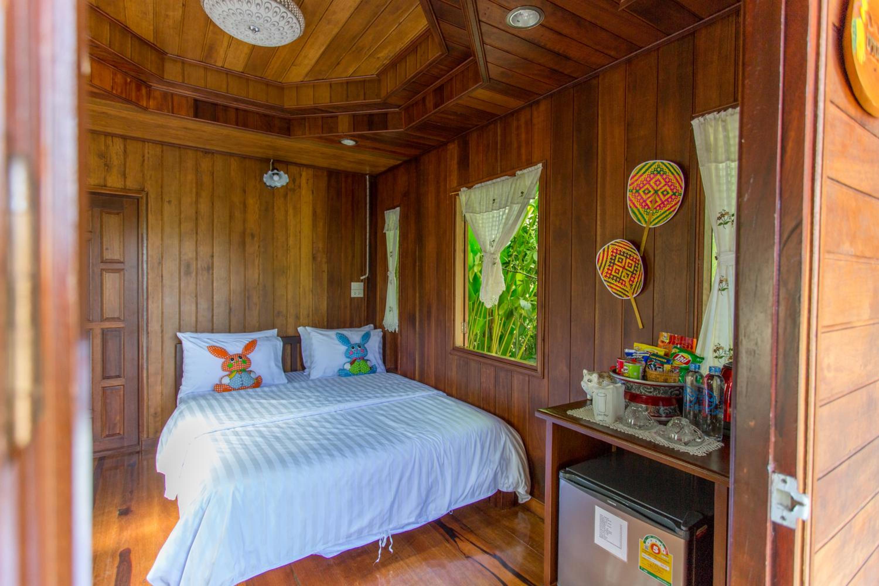 One-Bedroom House - Photo 8