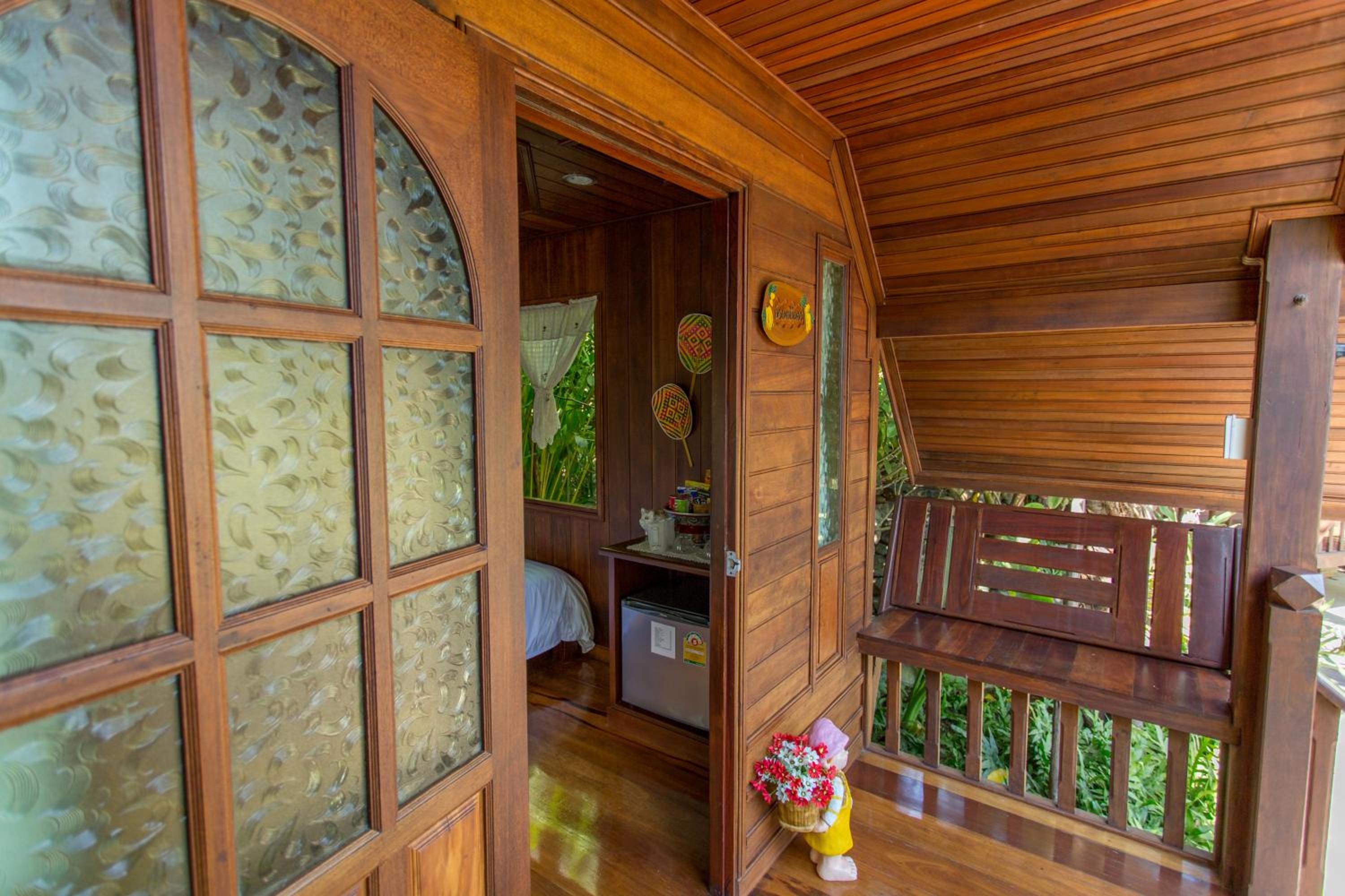 One-Bedroom House - Photo 9