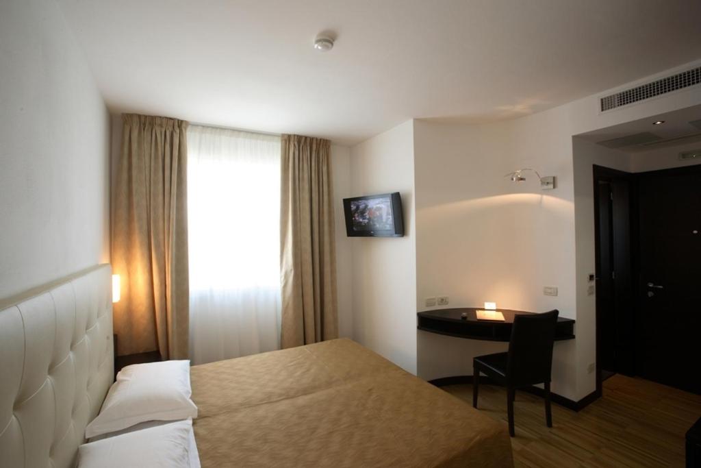 Superior Double Room - Photo 1