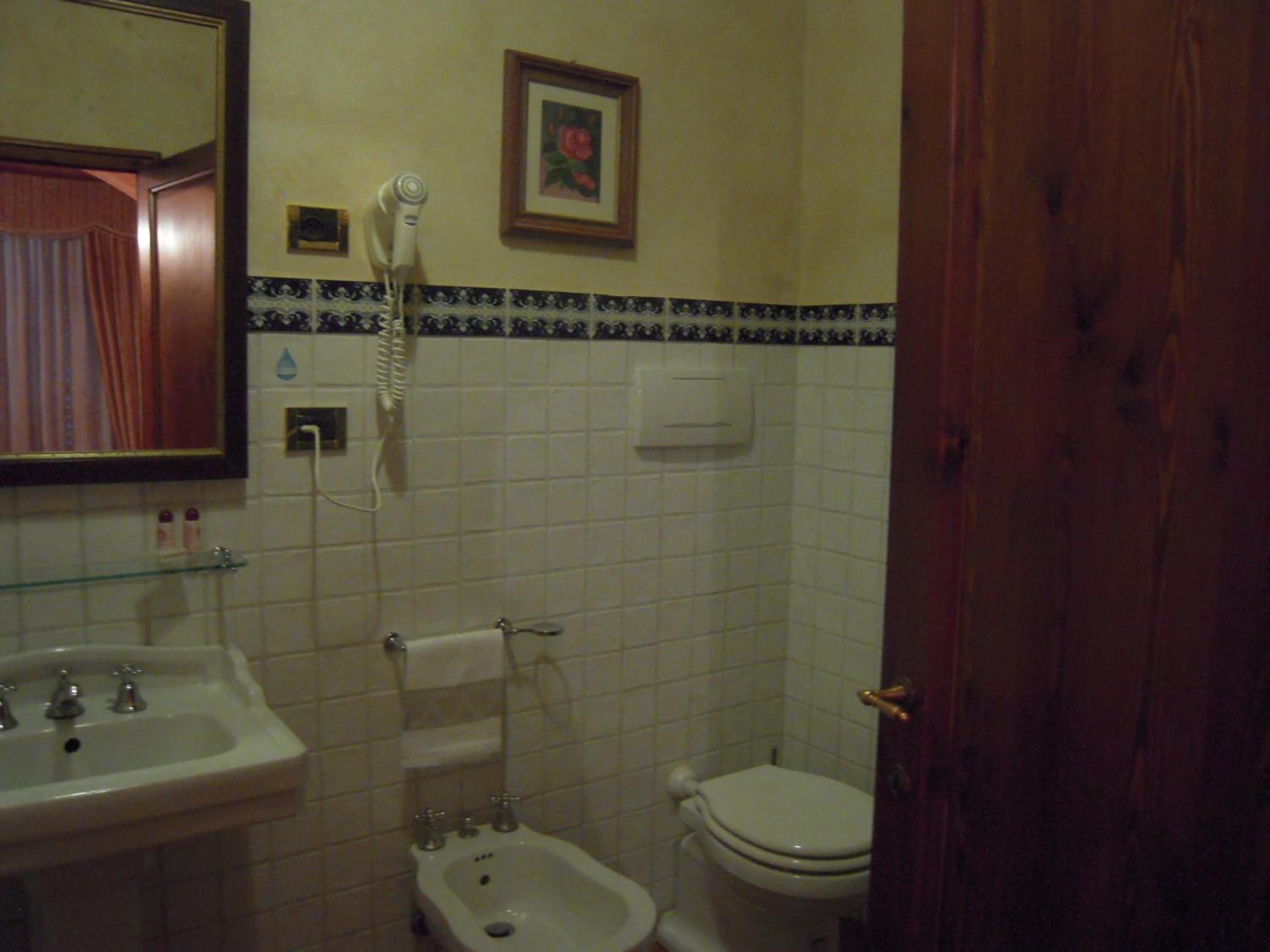 Double Room - Photo 2