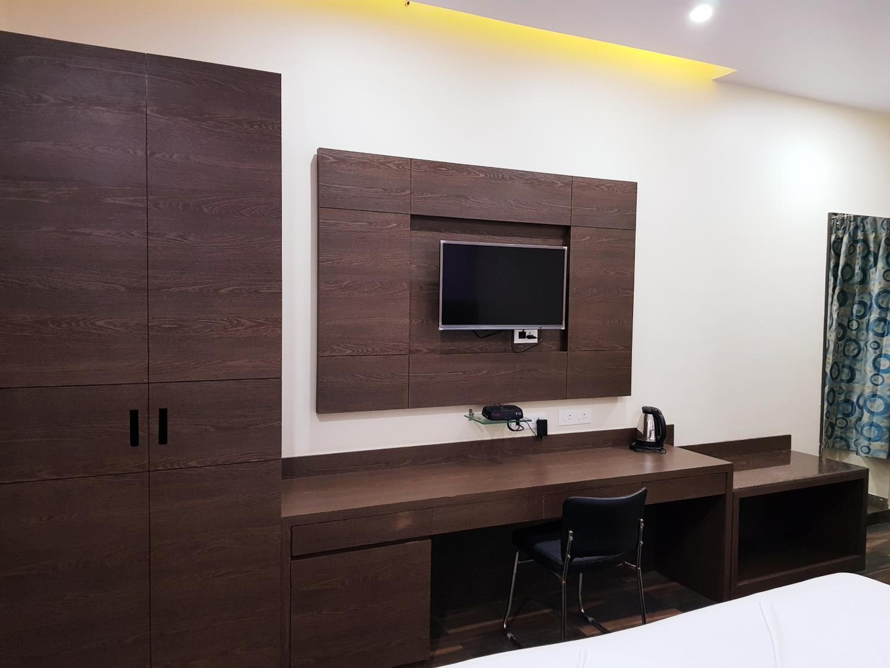Deluxe Double or Twin Room with City View photo 1