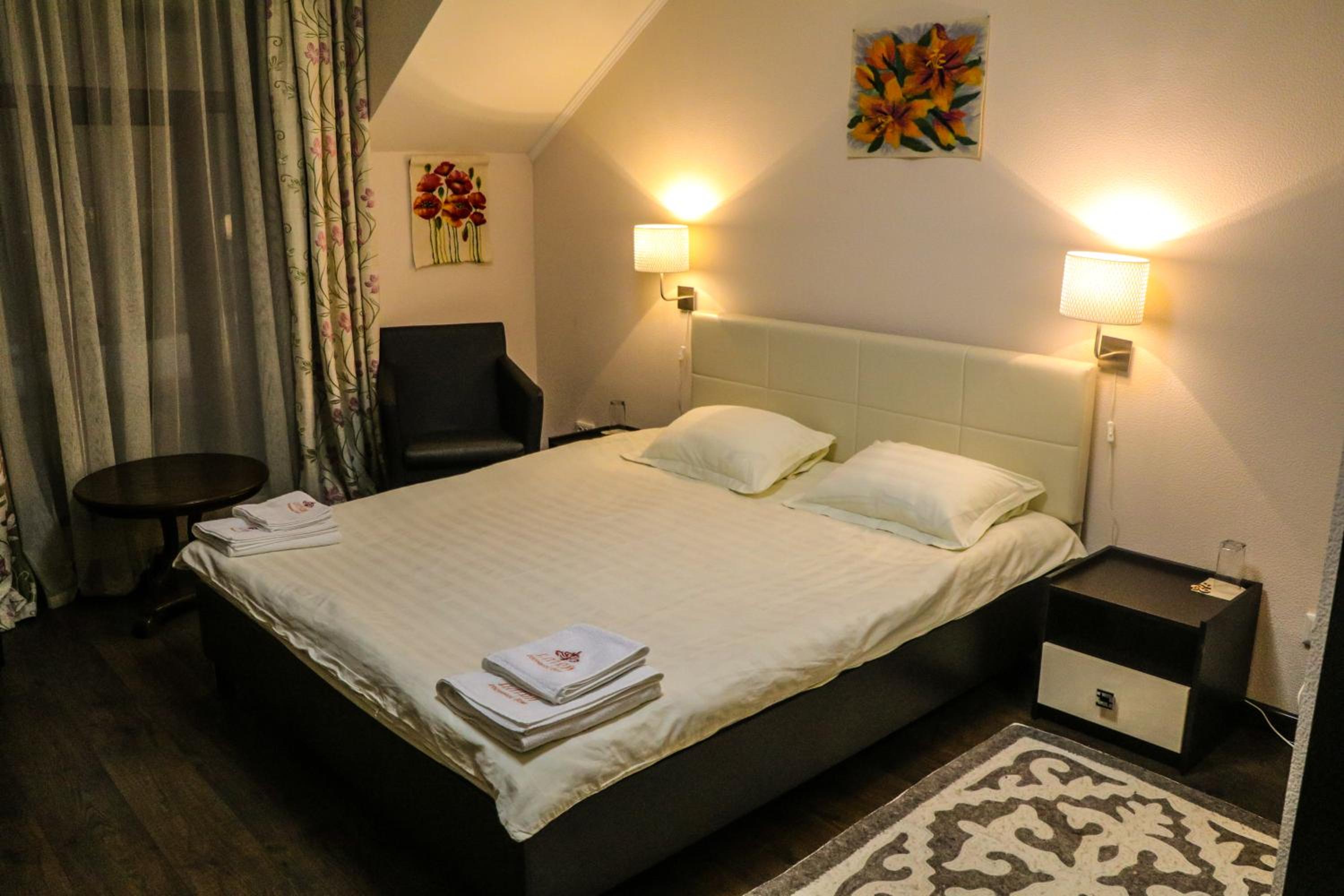 Double Room With Private Bathroom photo 2