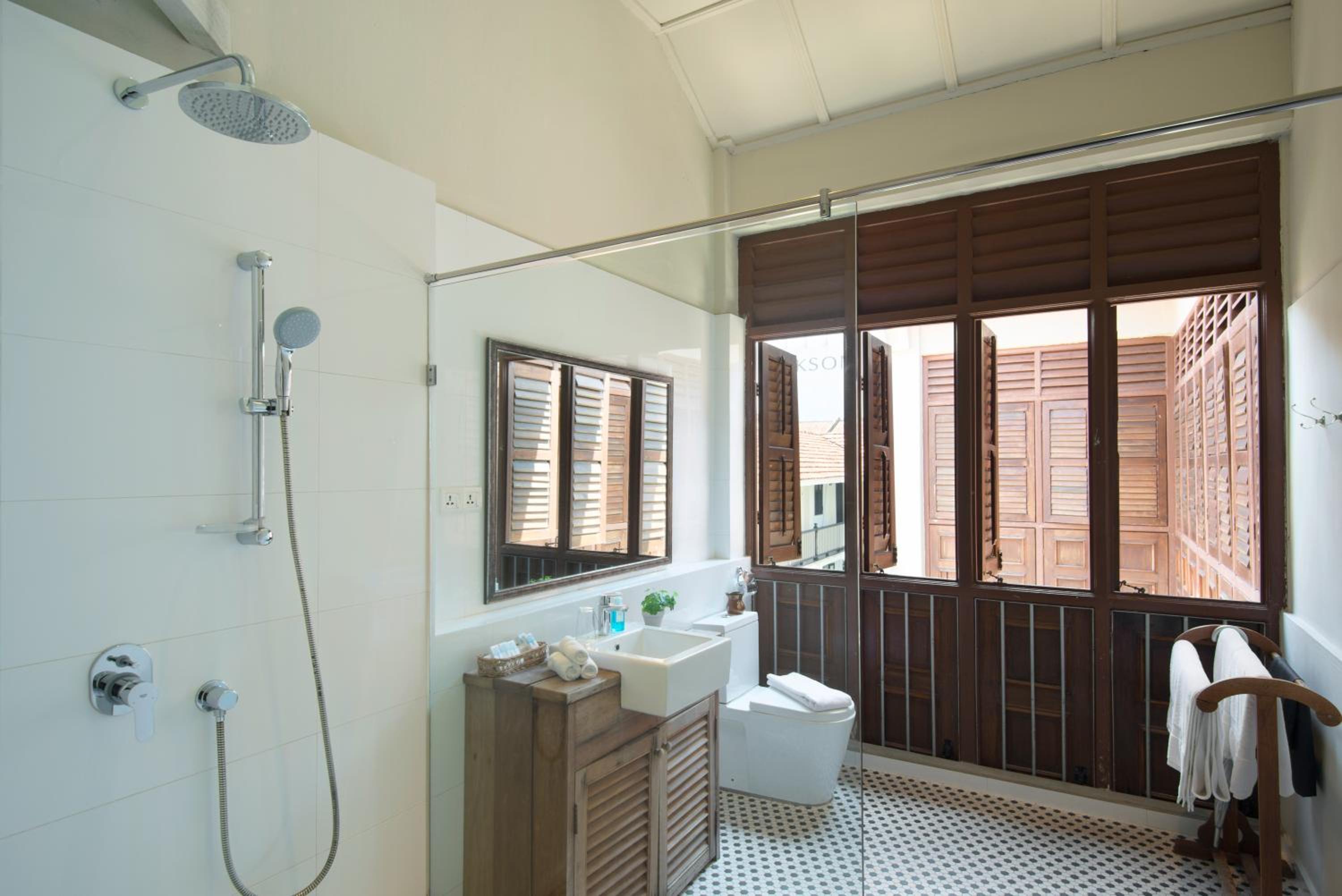 Noordin Suite