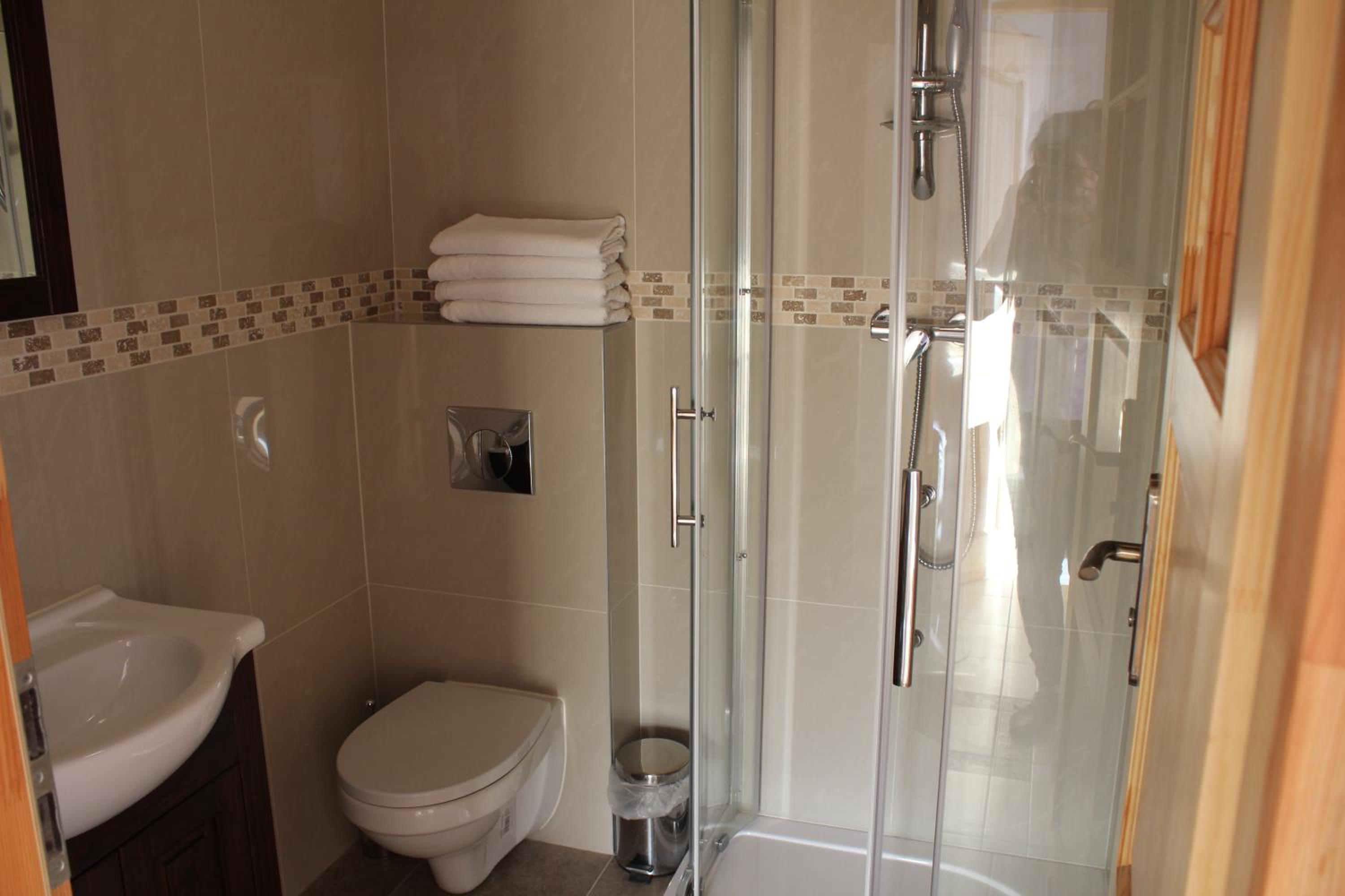 Apartment - Ground Floor - Photo 2