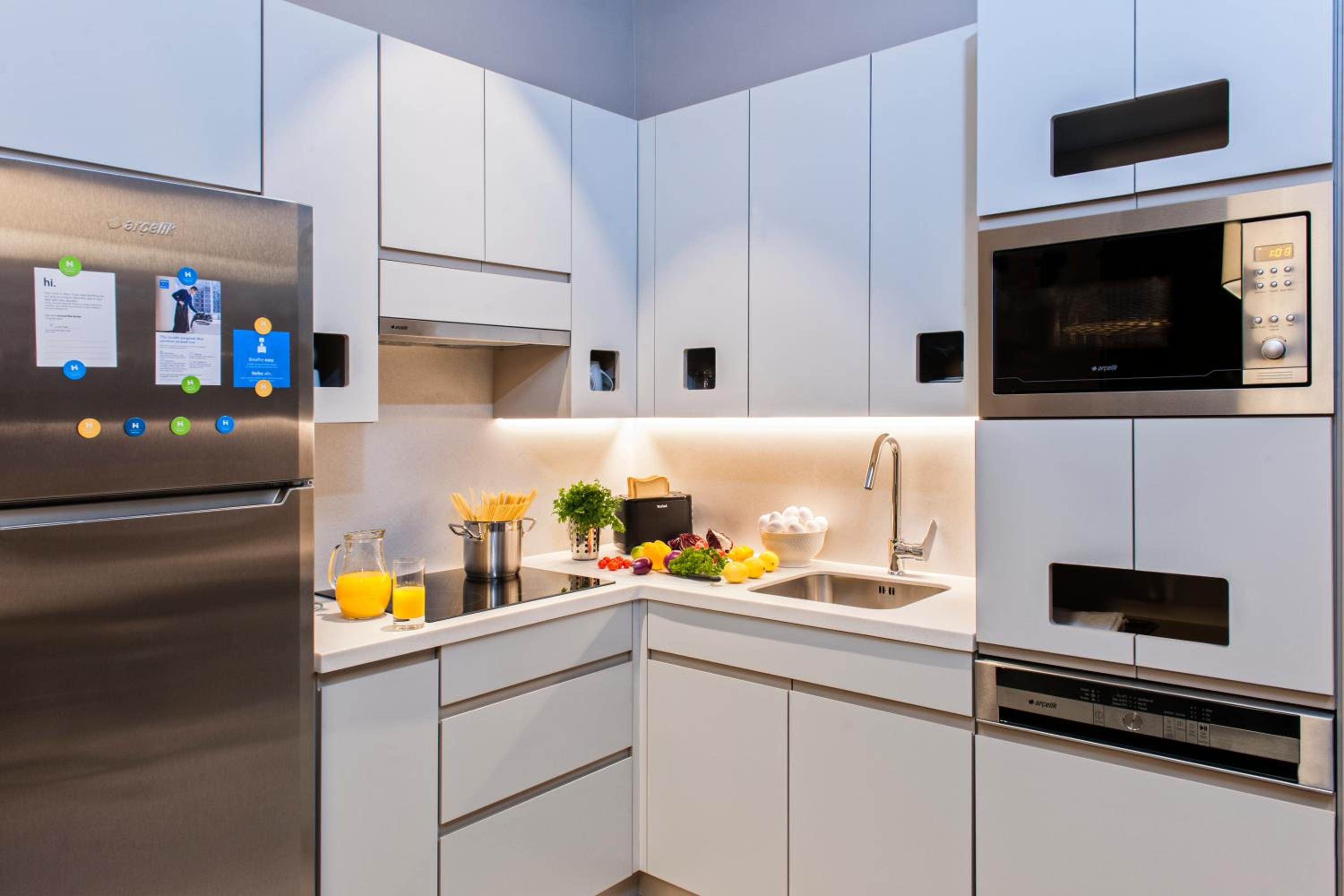 One-Bedroom Twin Suite with Kitchenette and Sofa Bed