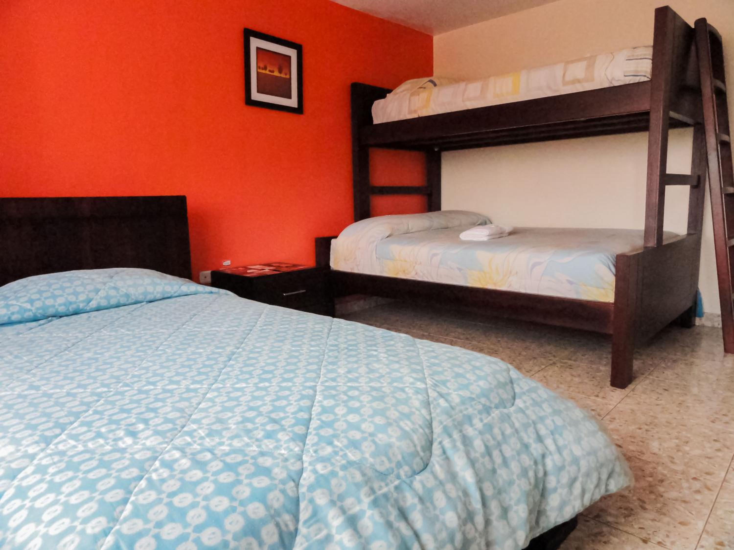 Quadruple Room with Private Bathroom photo 1