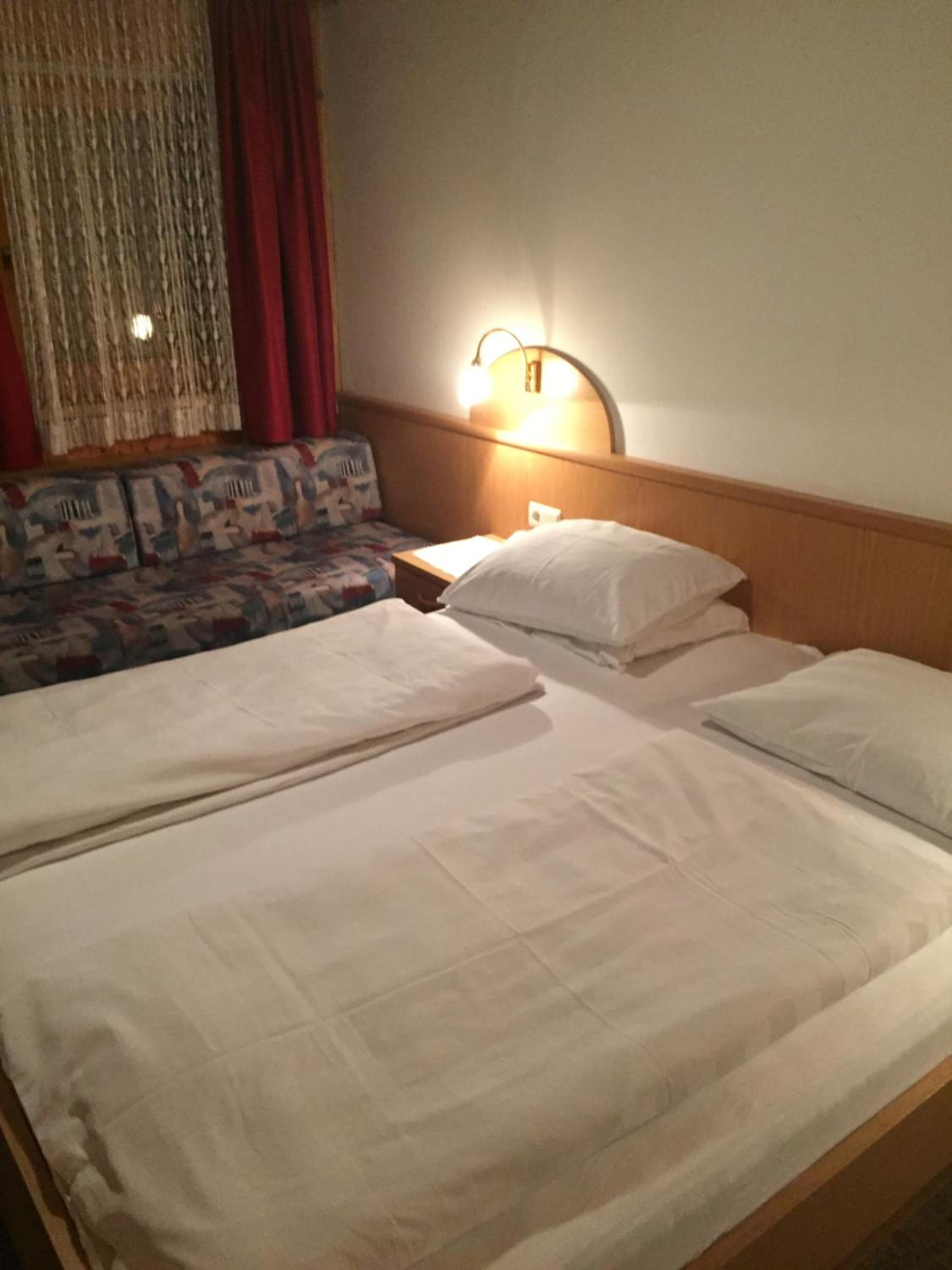 Standard Double Room - Photo 1