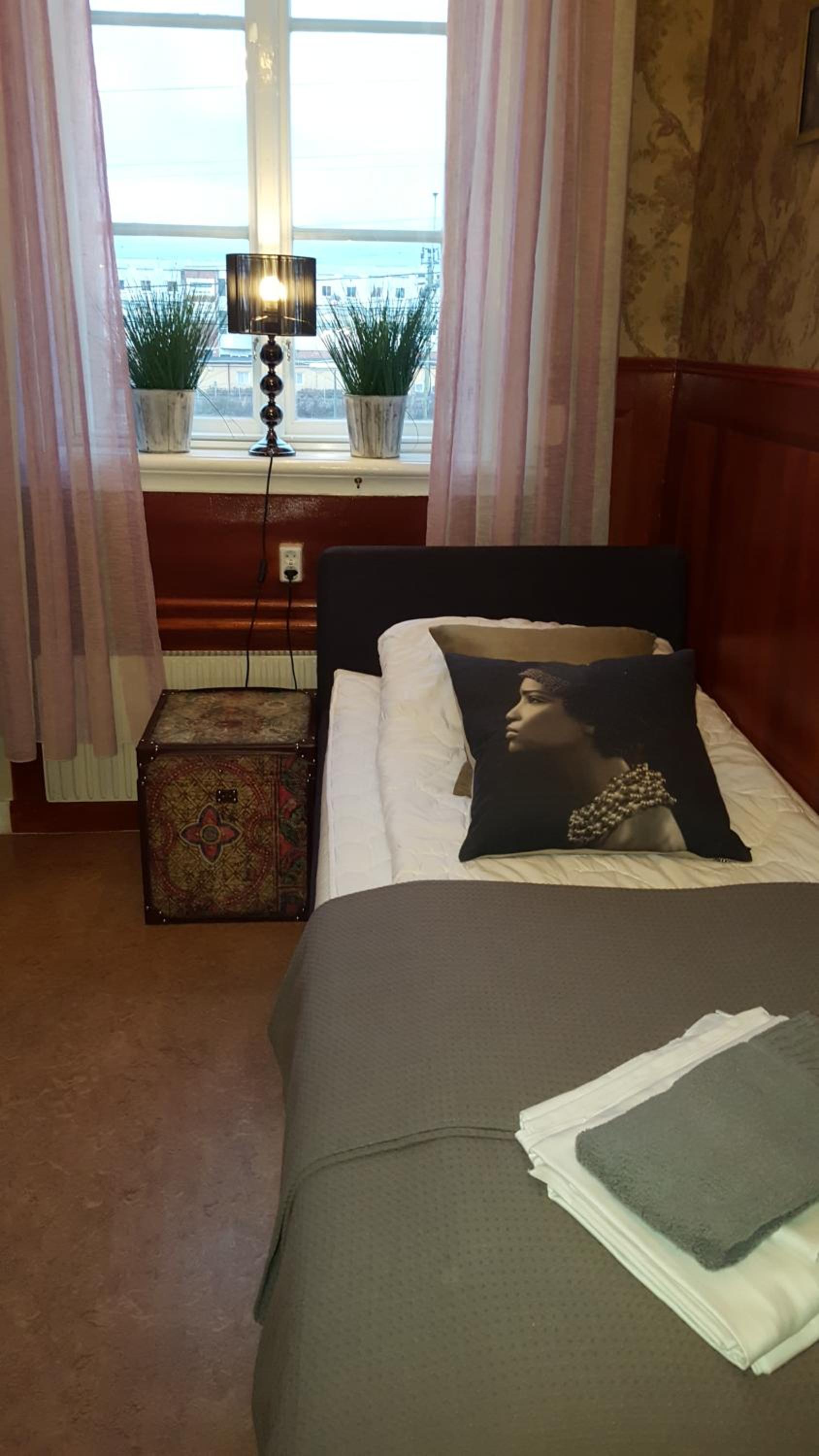 Single Room with Private Bathroom photo 1