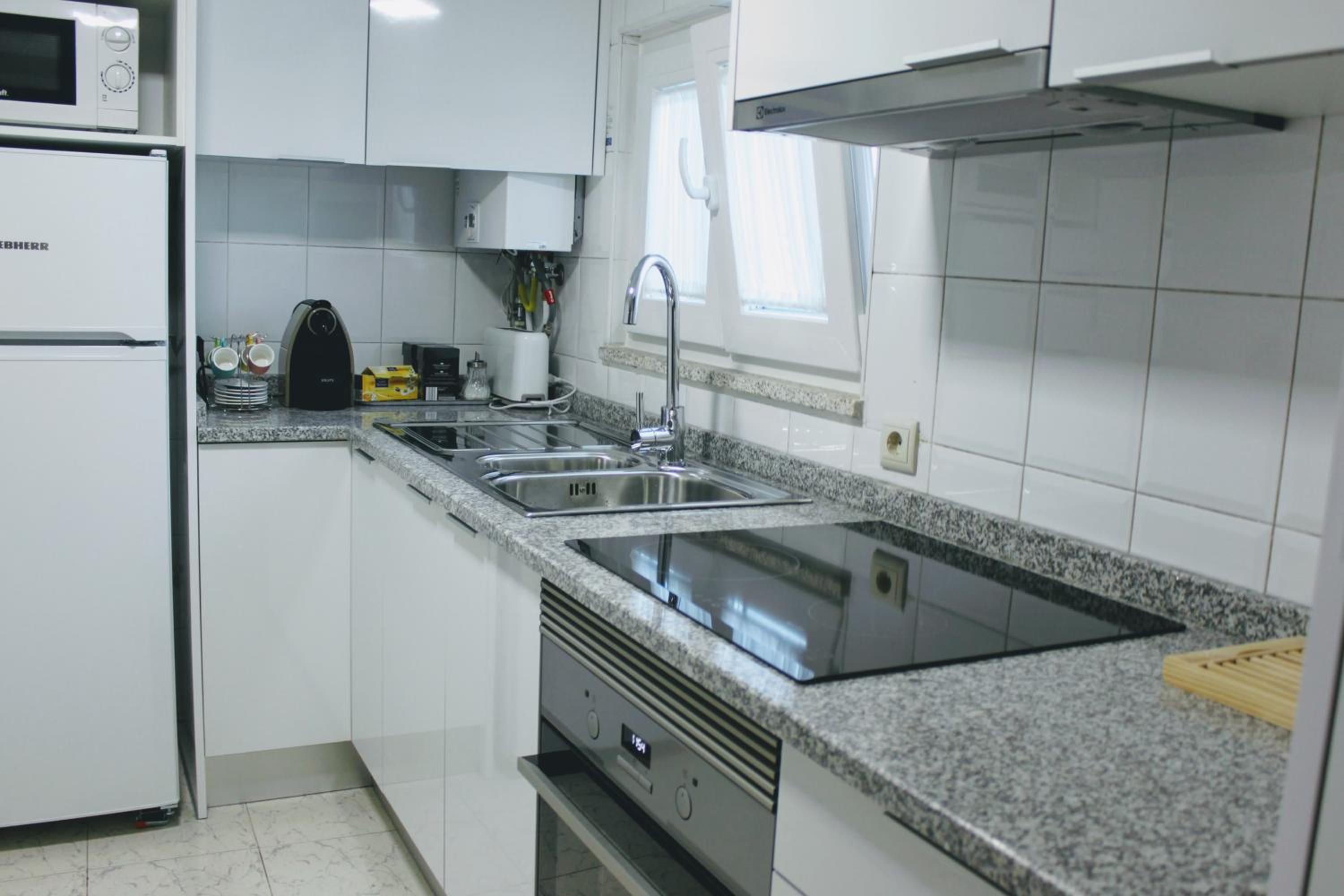 Double Room with Private Bathroom - Photo 4