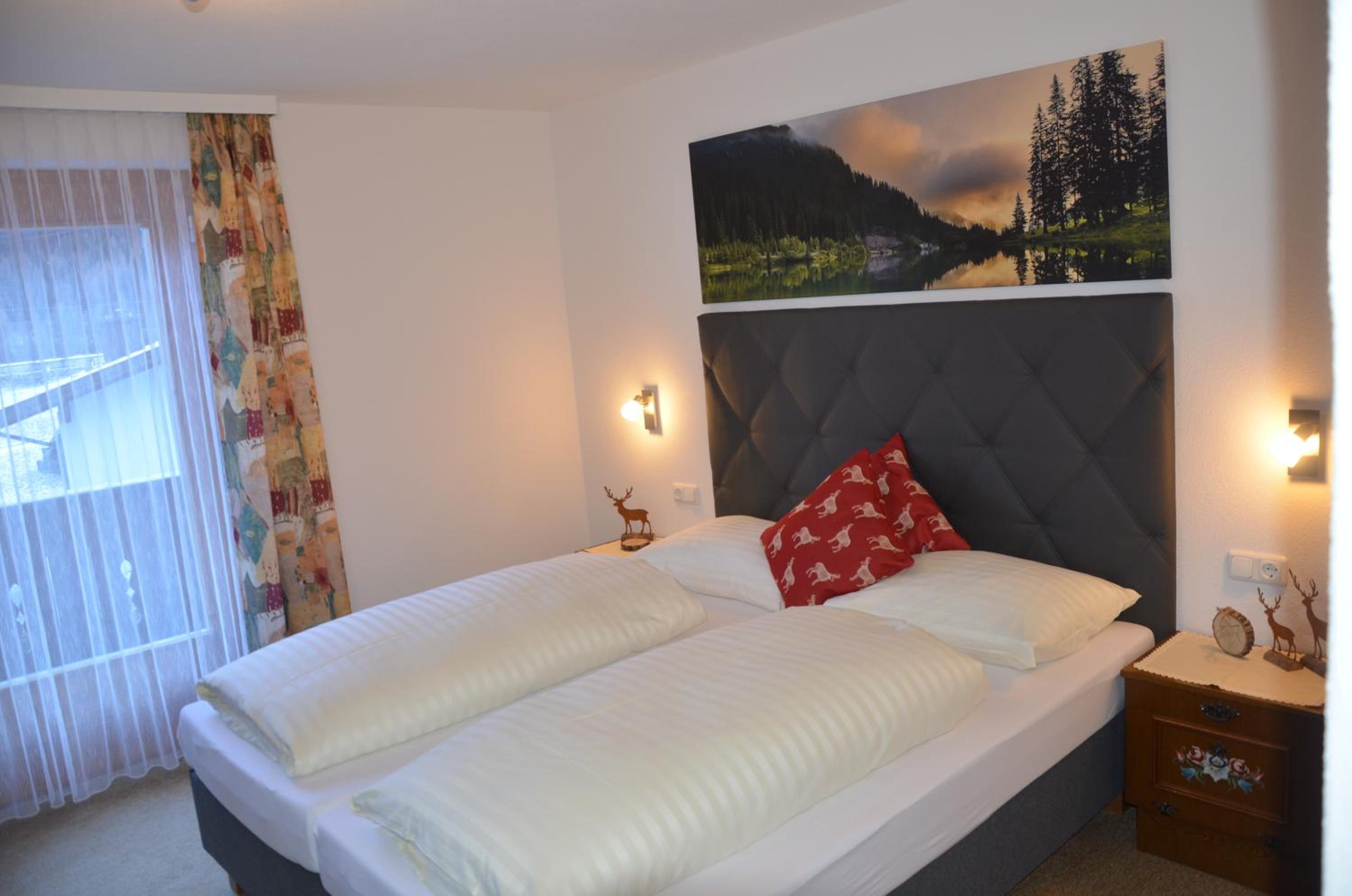"Gästehaus Fortuna" Double Room "Hochkarspitze" with Shared Bathroom  photo 1