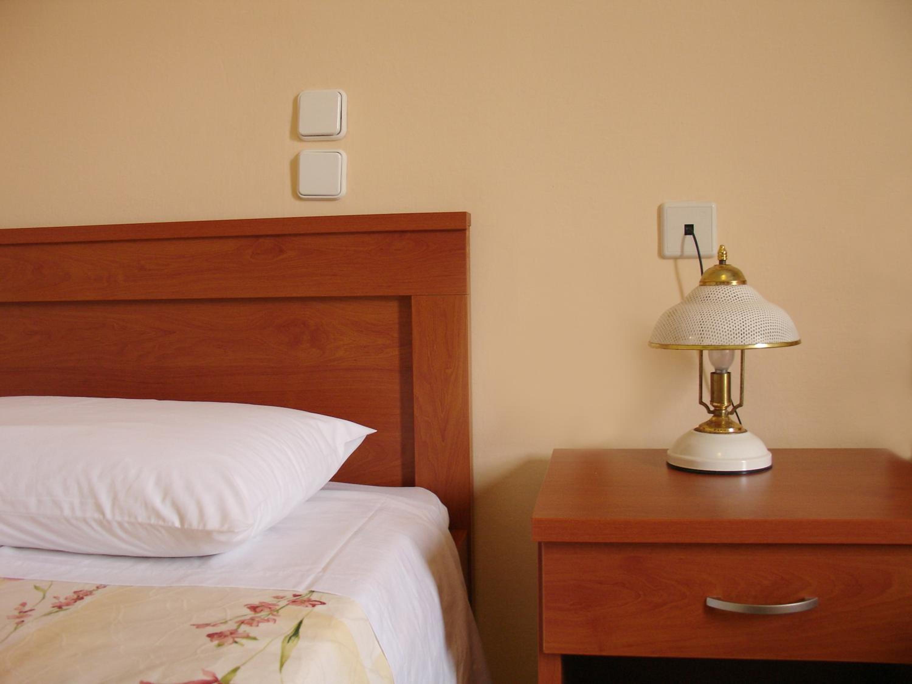 Double Room - Photo 7