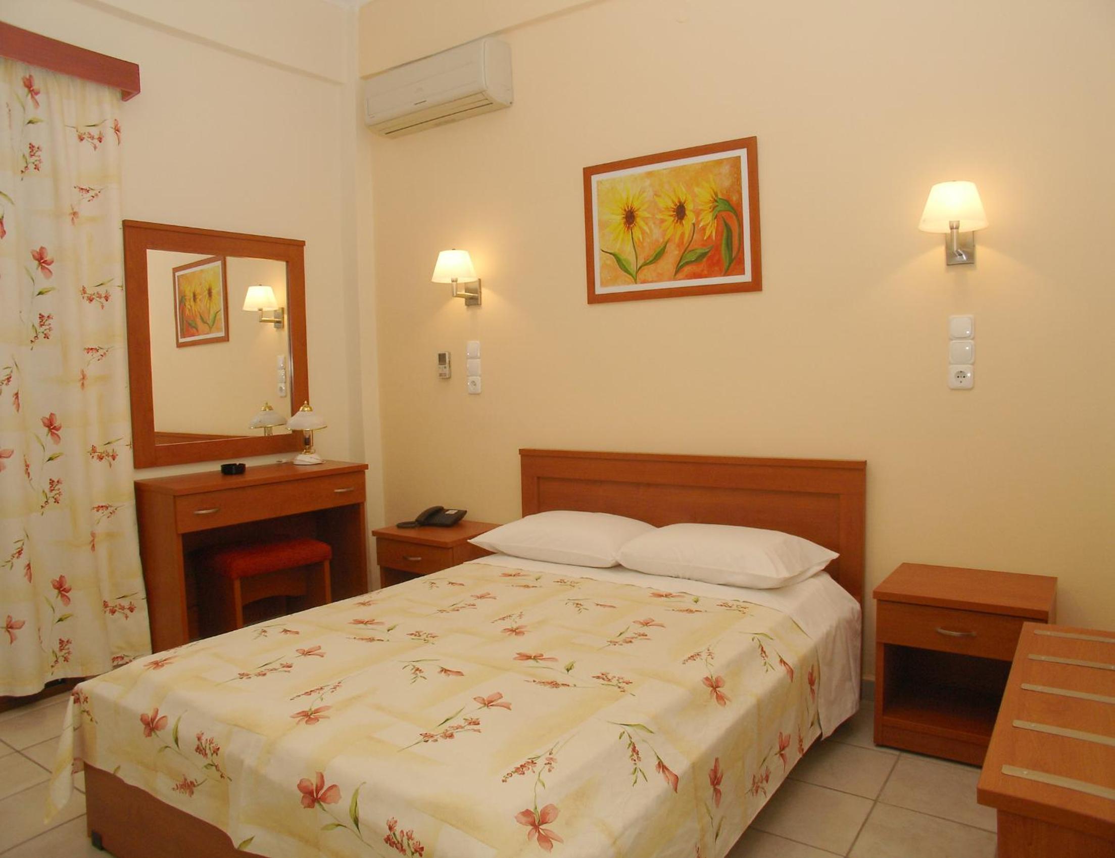 Double Room - Photo 12