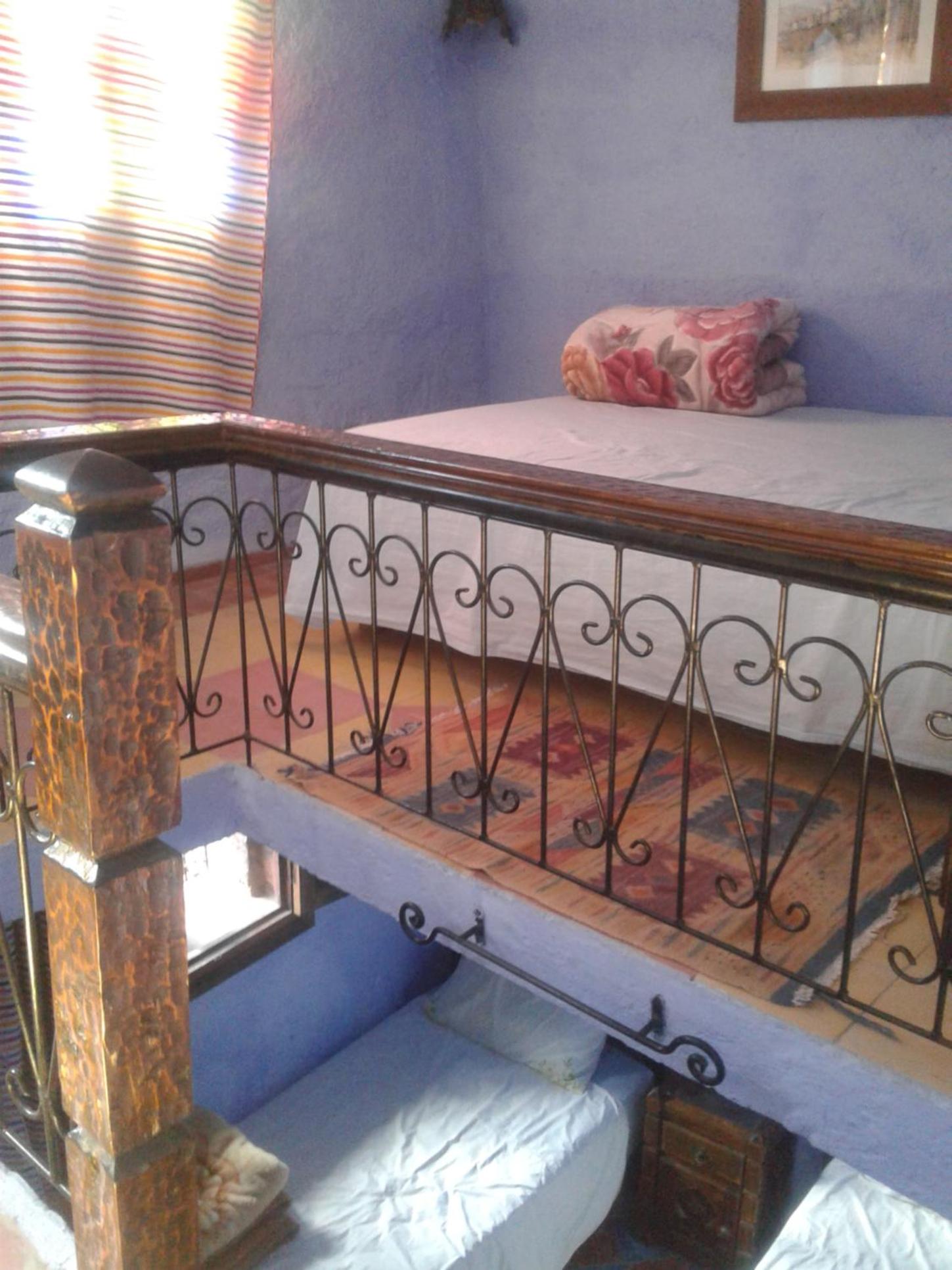 Budget Triple Room - Photo 8