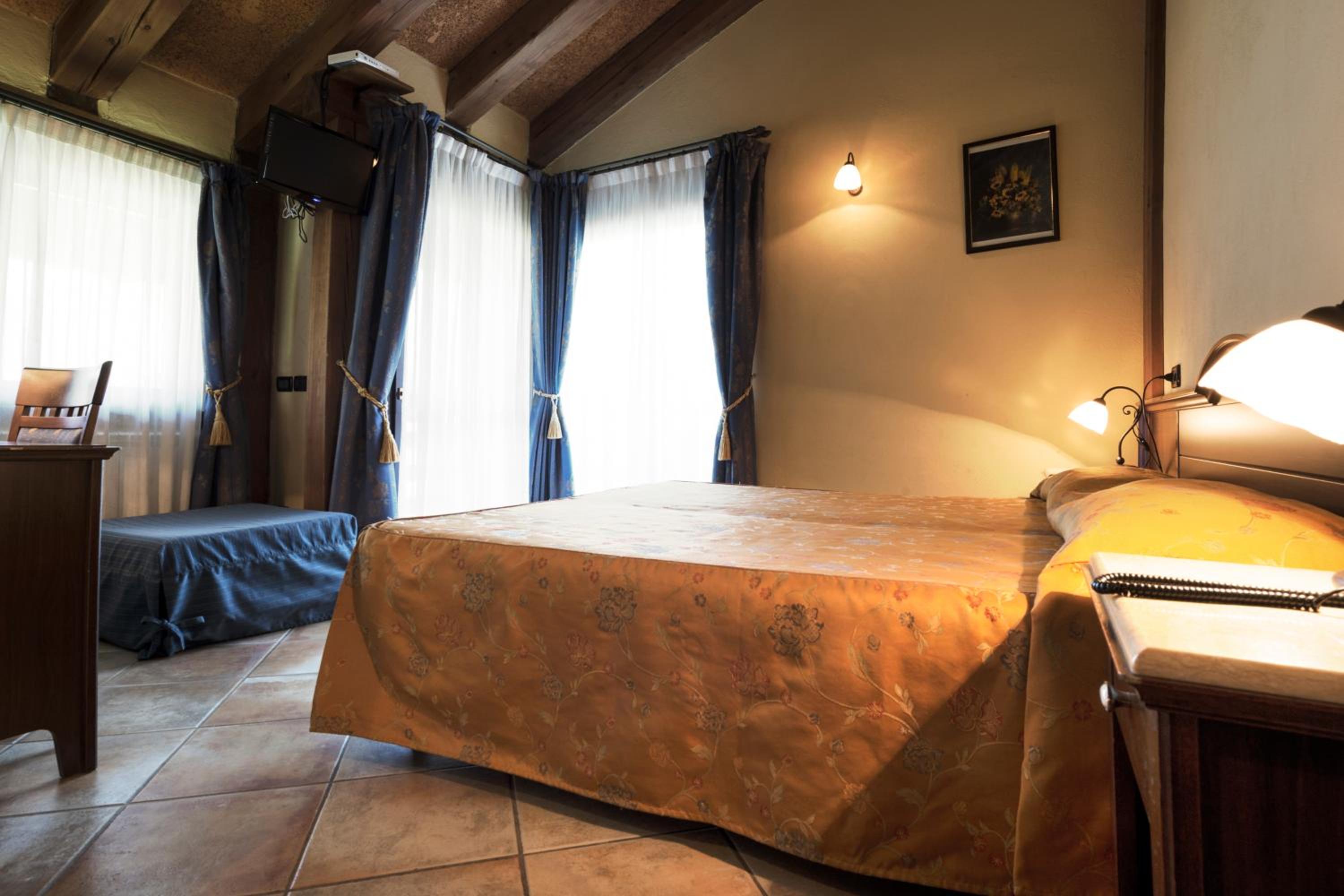 Double or Twin Room photo 2