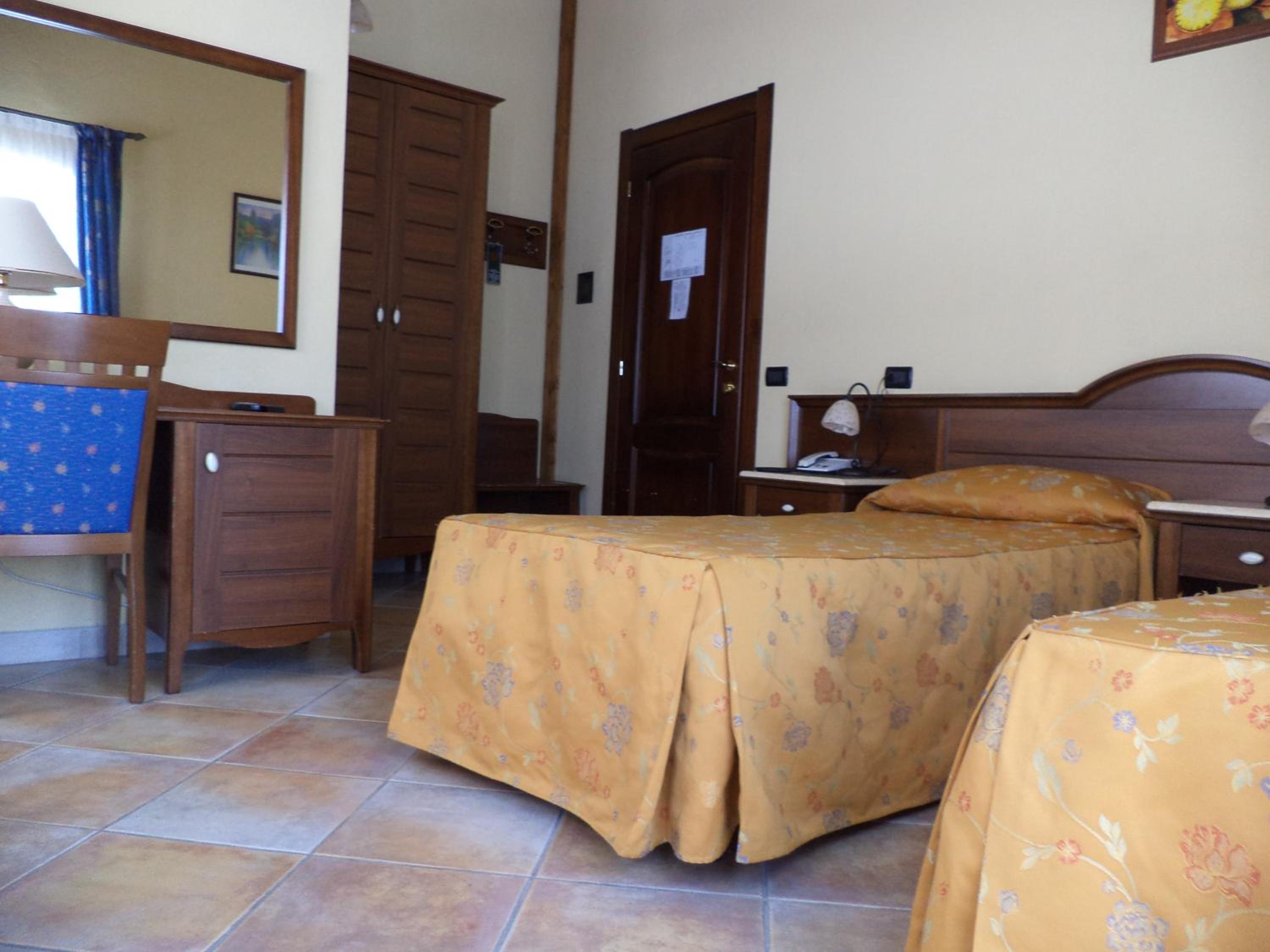 Double or Twin Room photo 3
