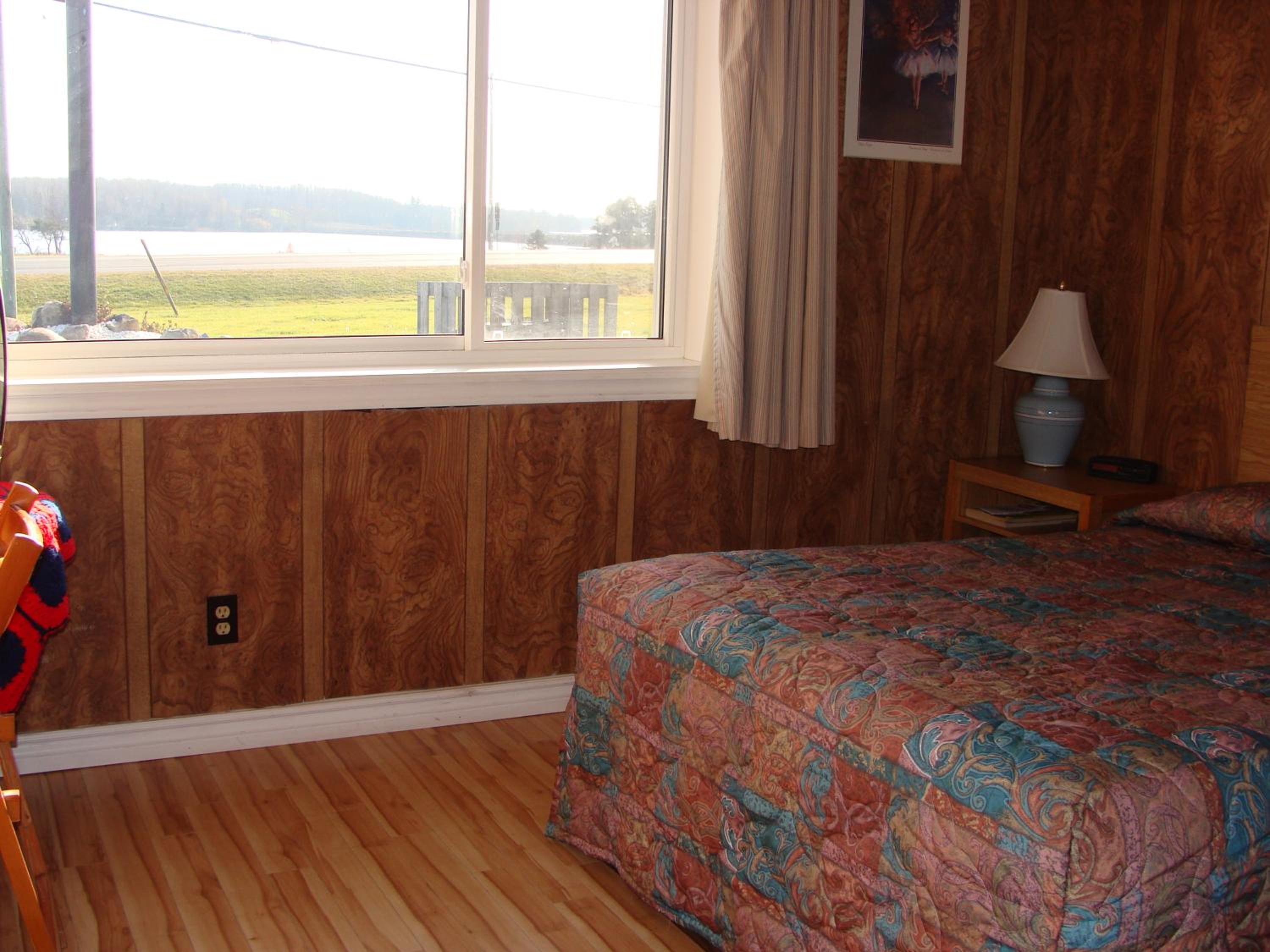 Queen Room photo 1