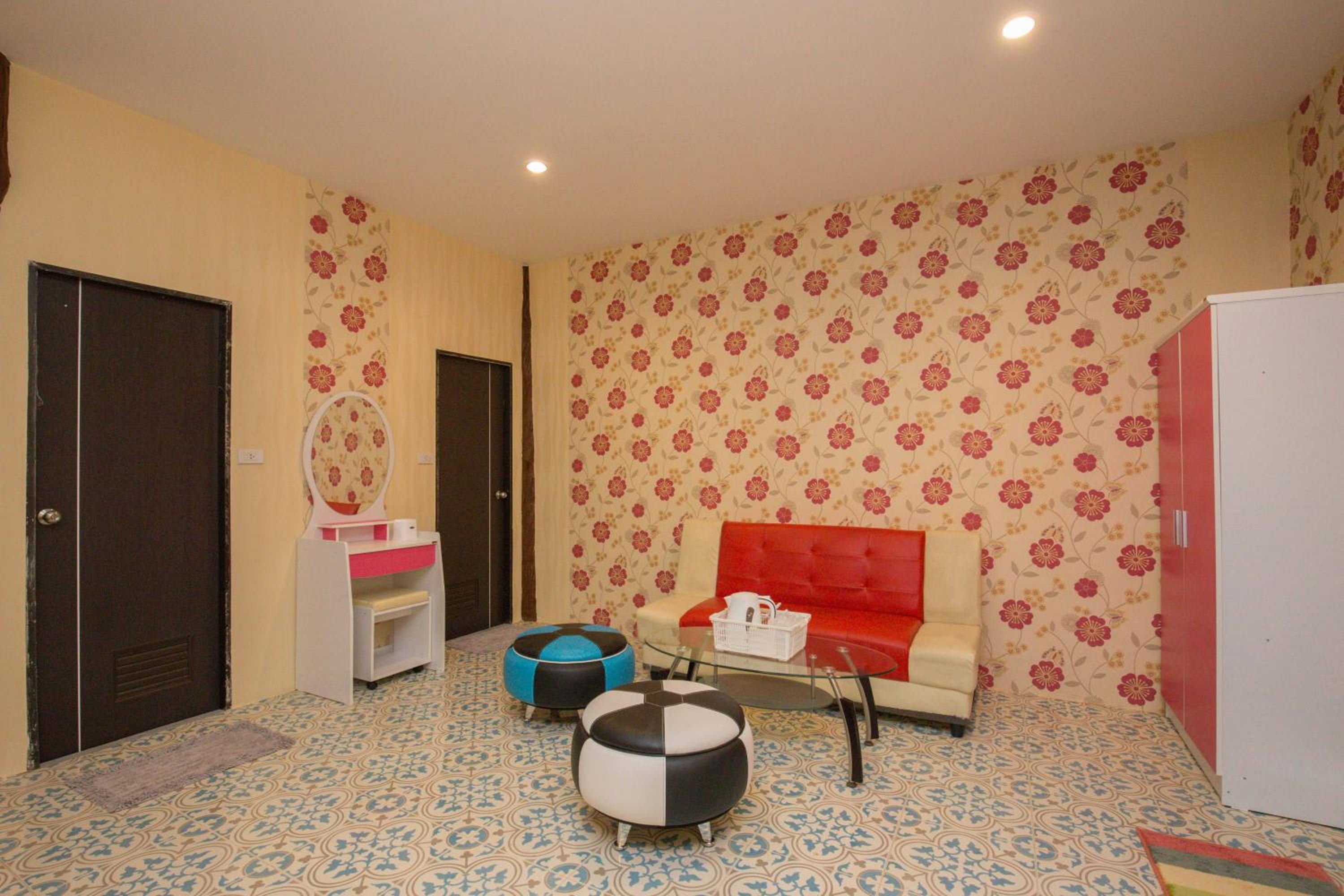 Family Room with Garden View photo 2