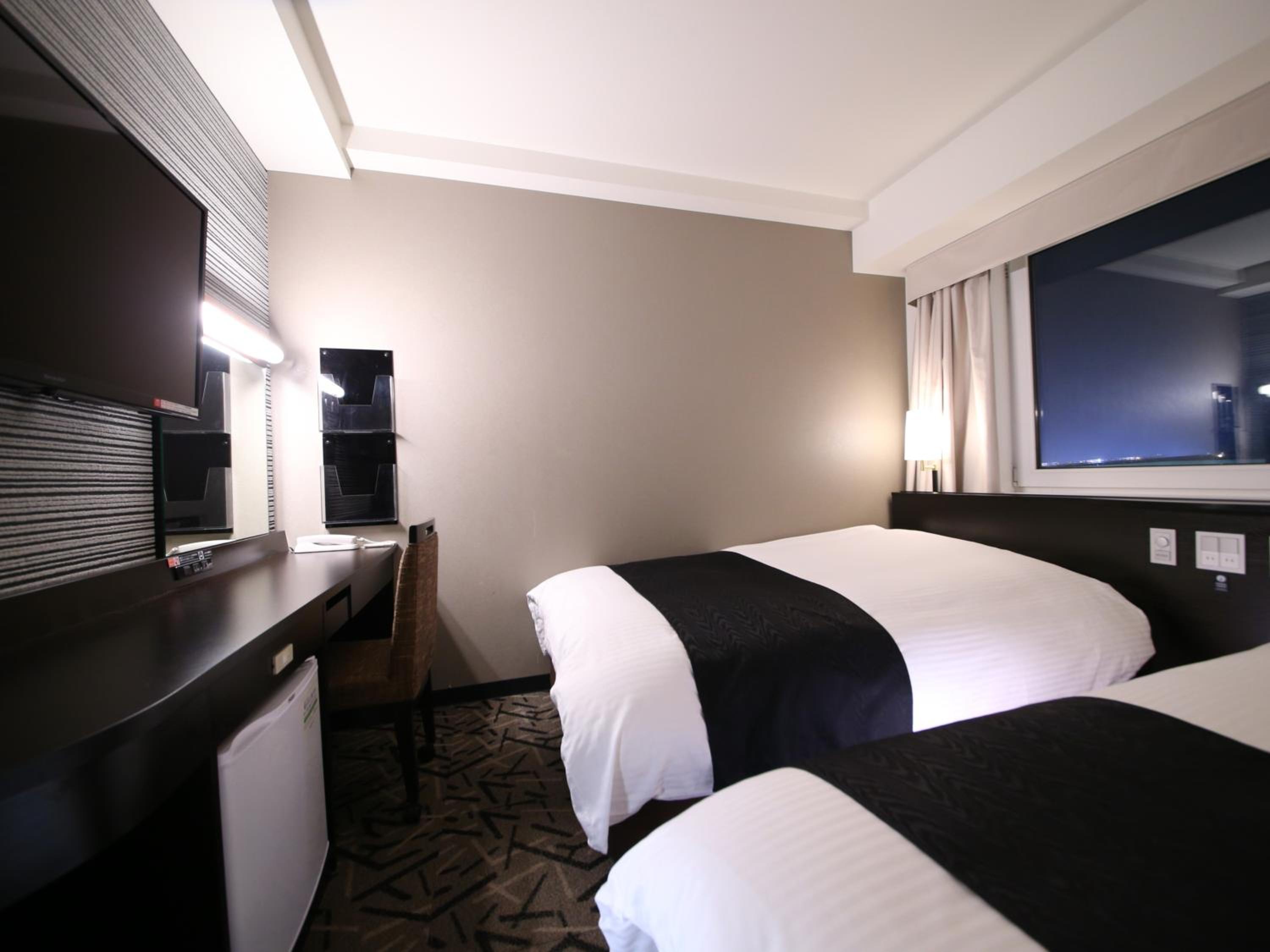 Twin Room in West Wing - Non-Smoking  - Photo 10