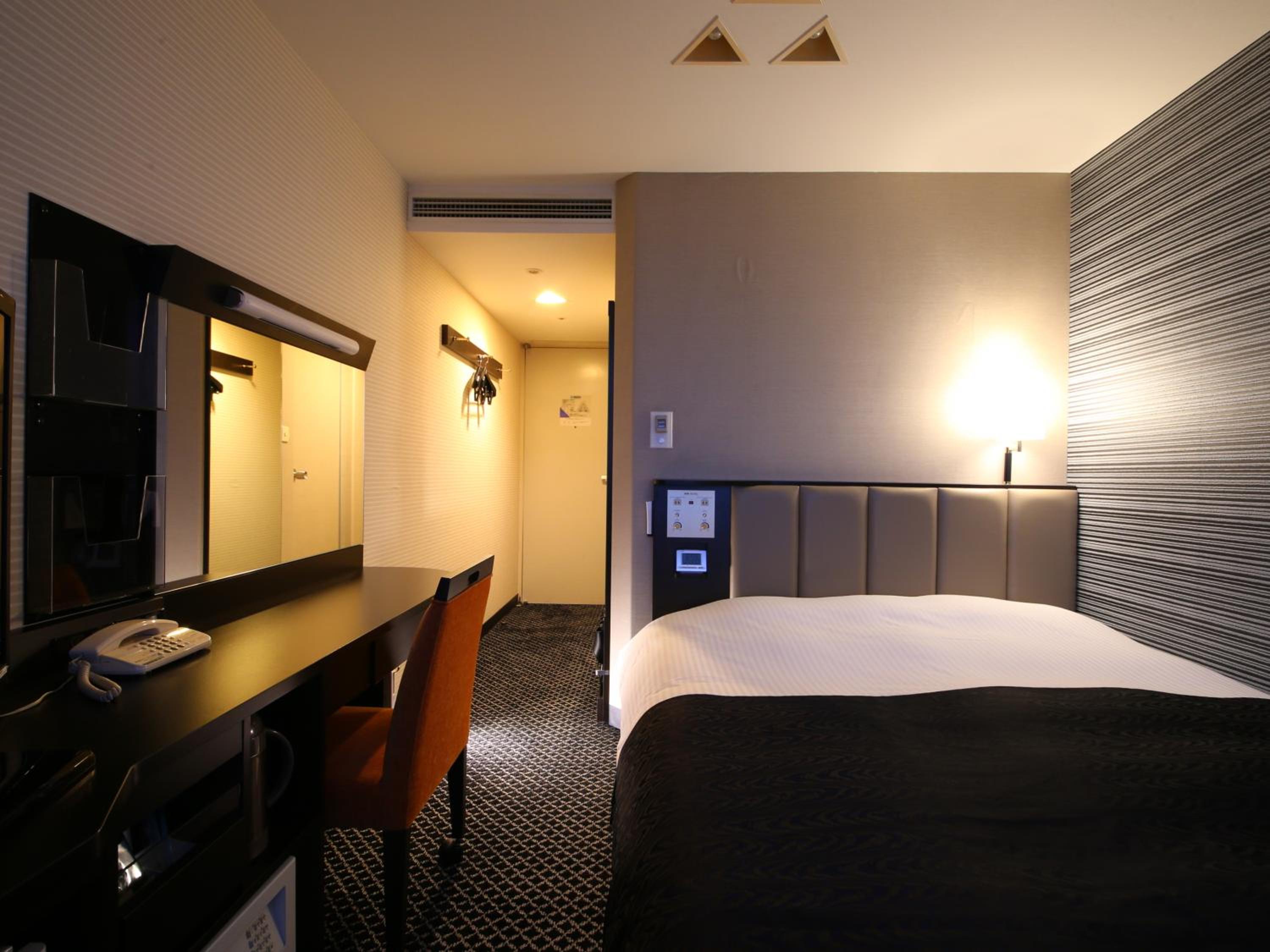Double Room - Non-Smoking  - Photo 2