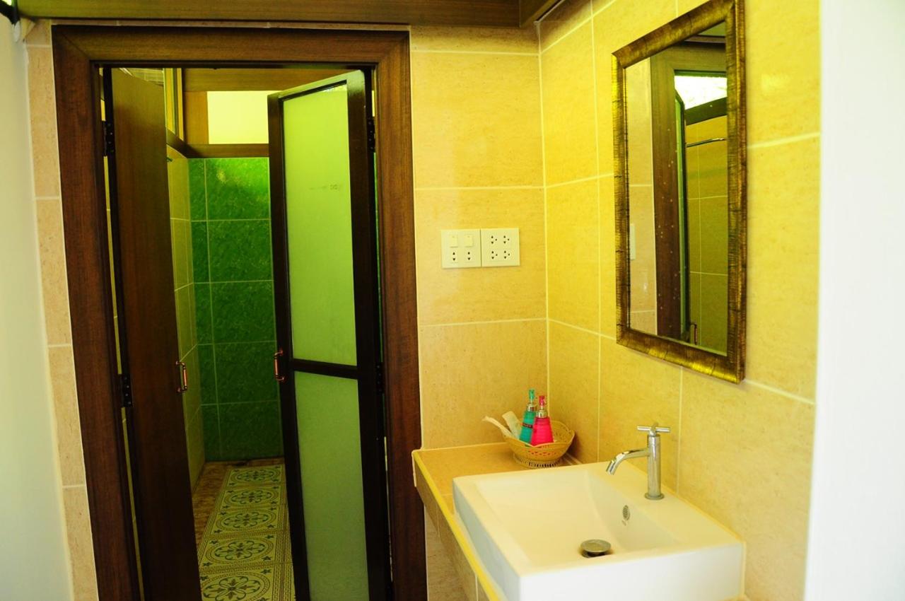 6-Bed Mixed Dormitory Room photo 3