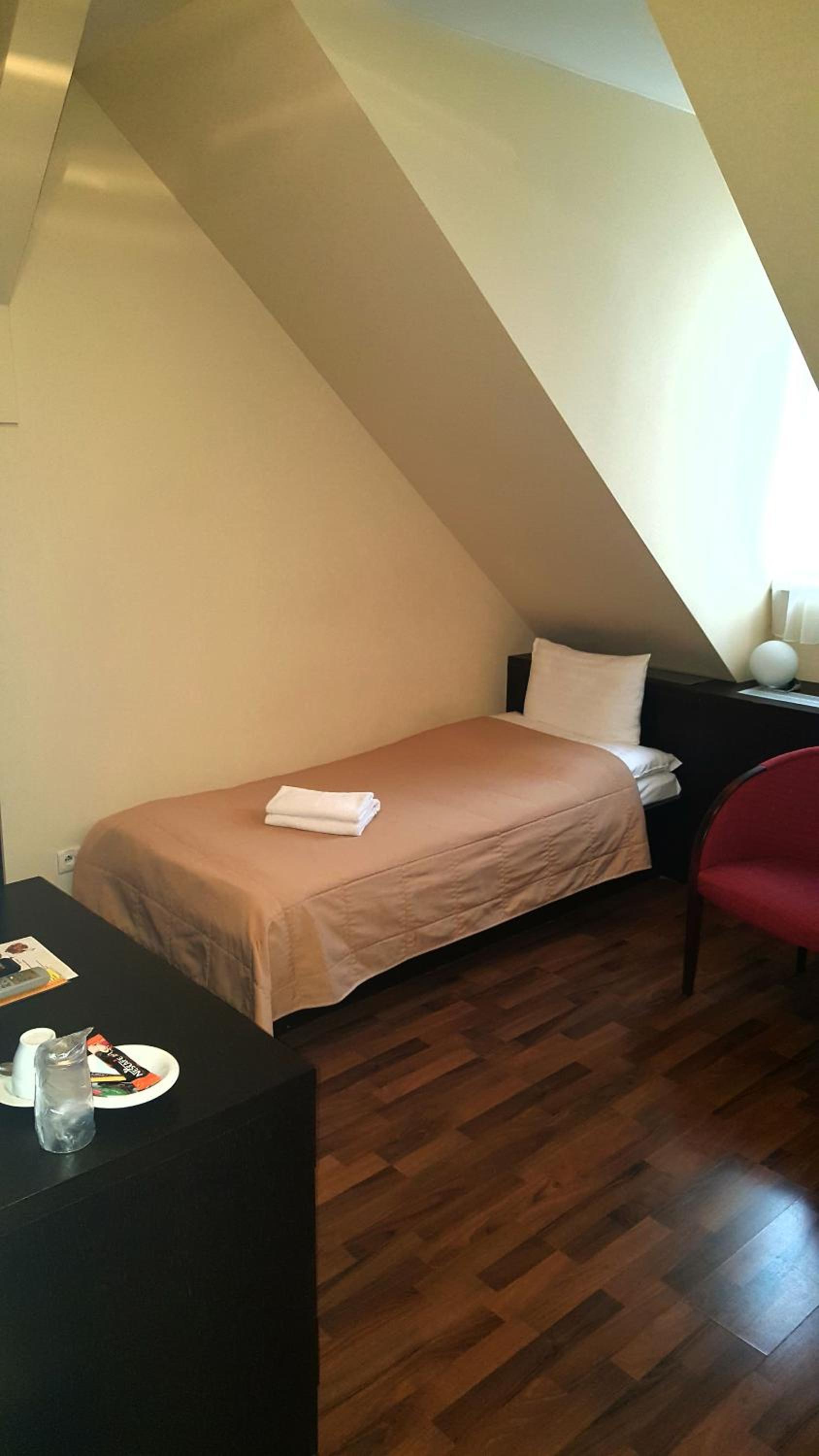 Standard Single Room photo 2