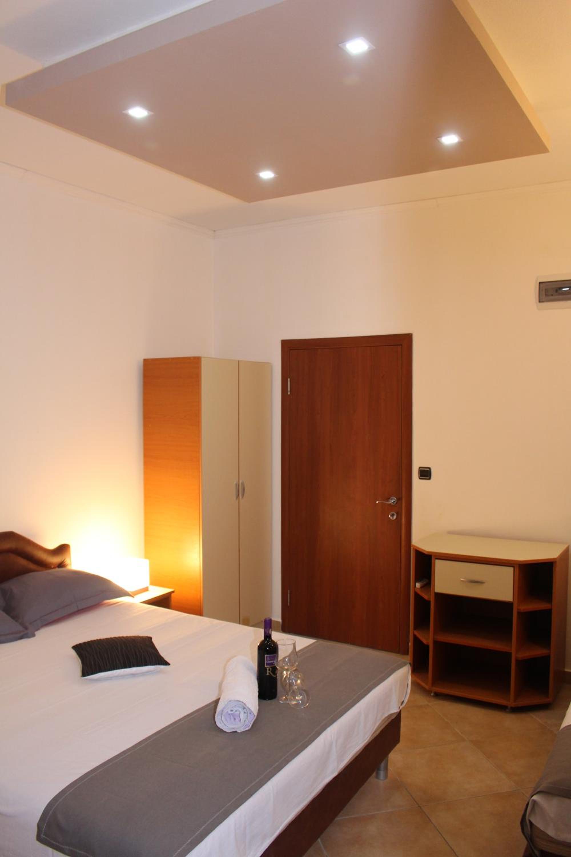 Studio with Terrace (2 Adults) - Photo 8