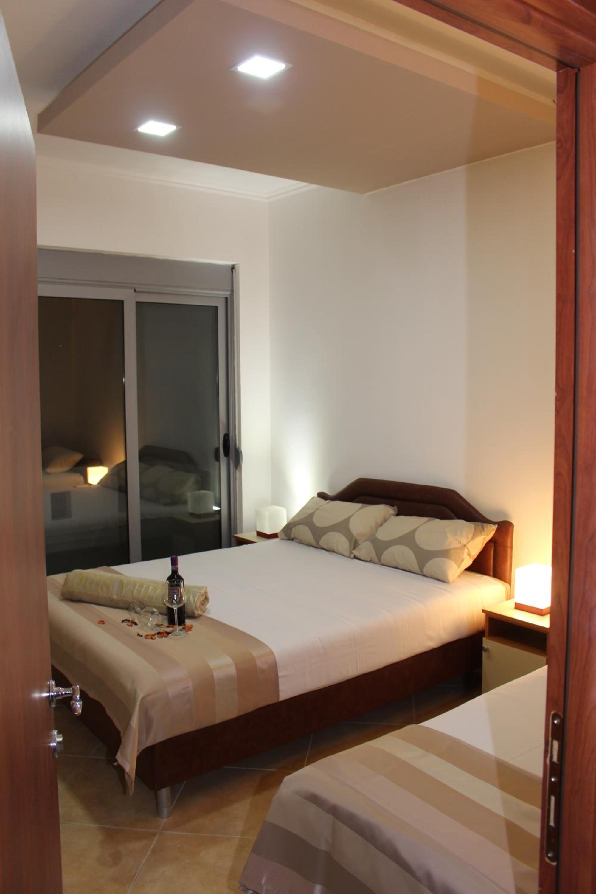 Studio with Terrace (2 Adults) - Photo 7