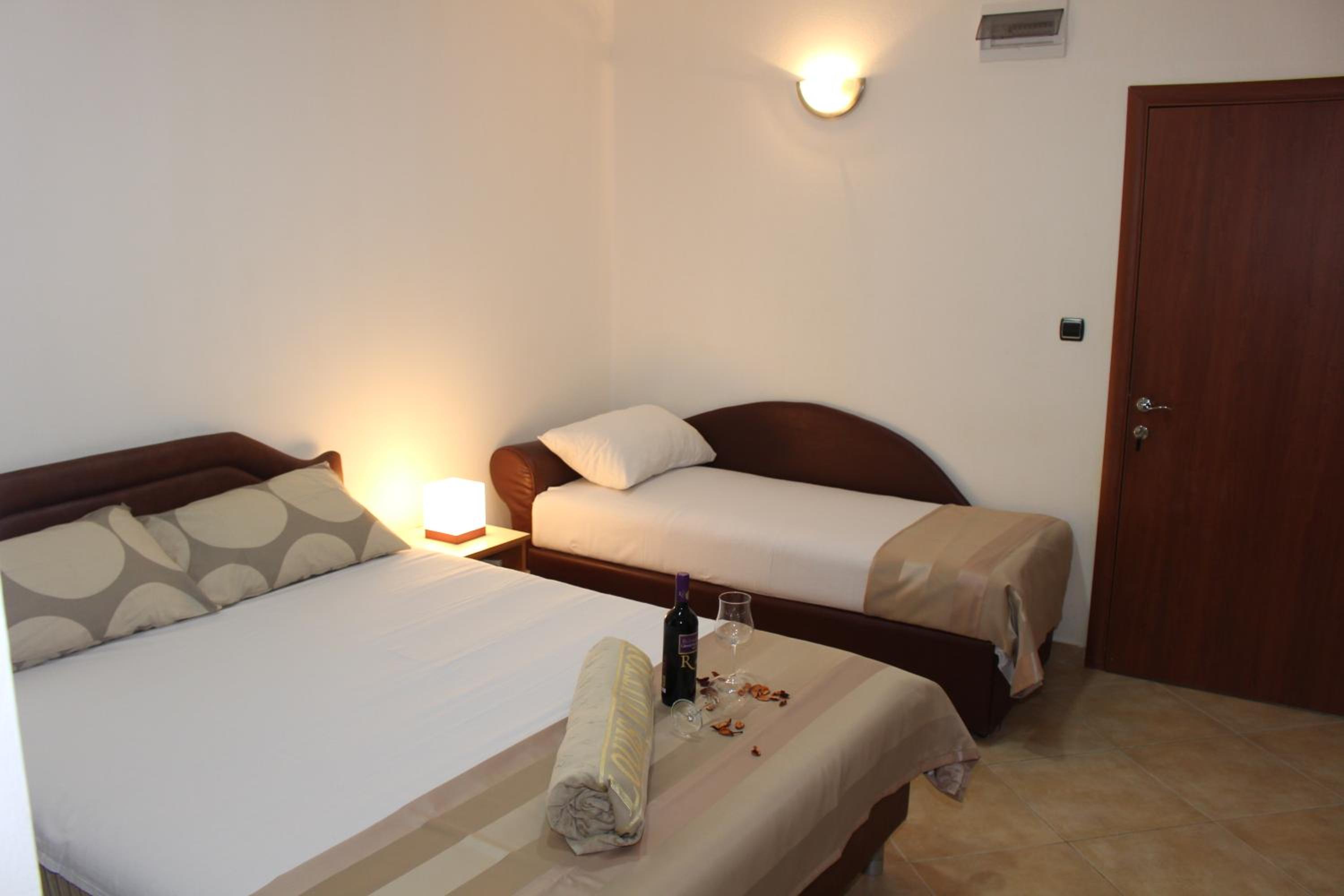 Studio with Terrace (2 Adults) - Photo 2