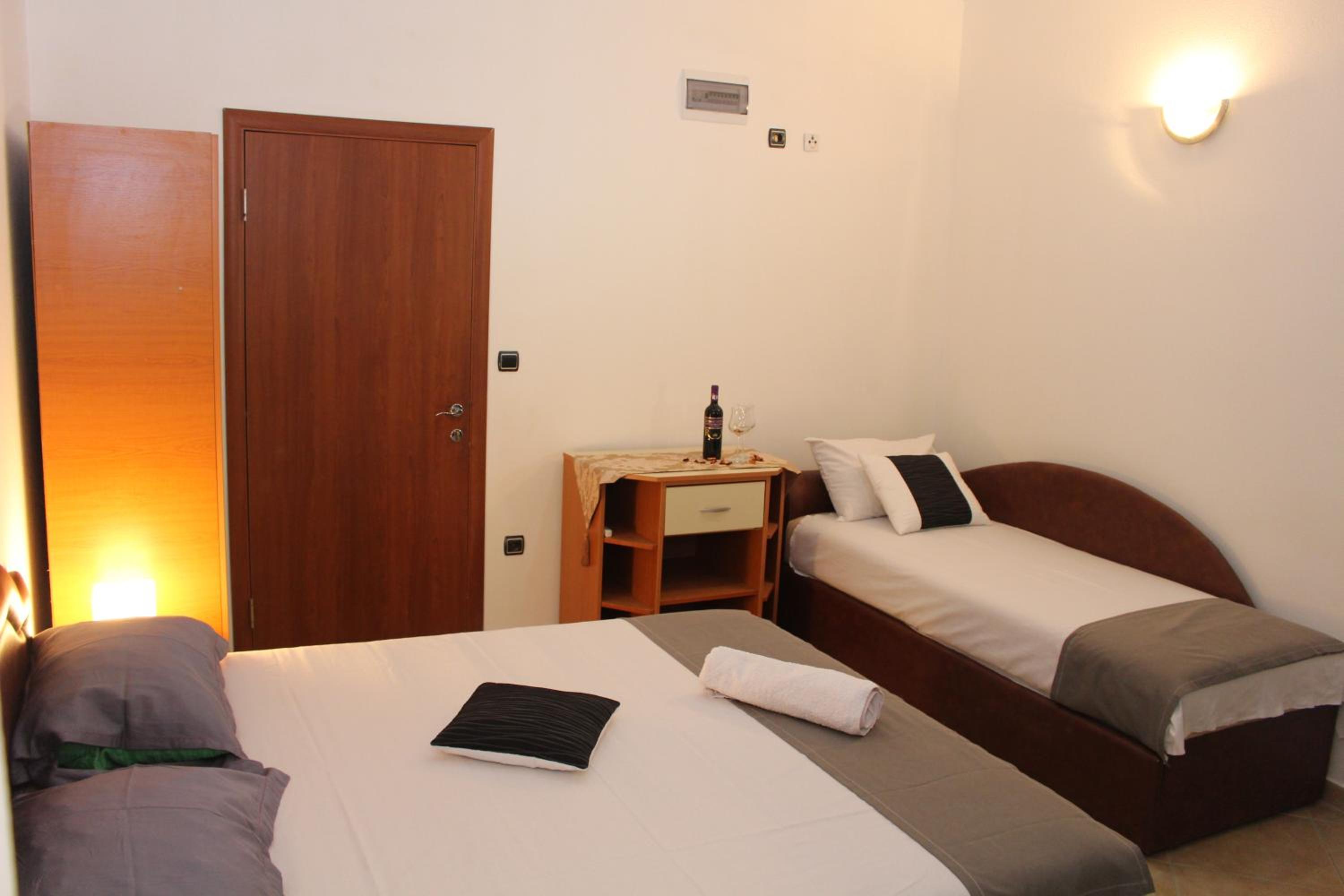 Studio with Terrace (2 Adults) - Photo 4