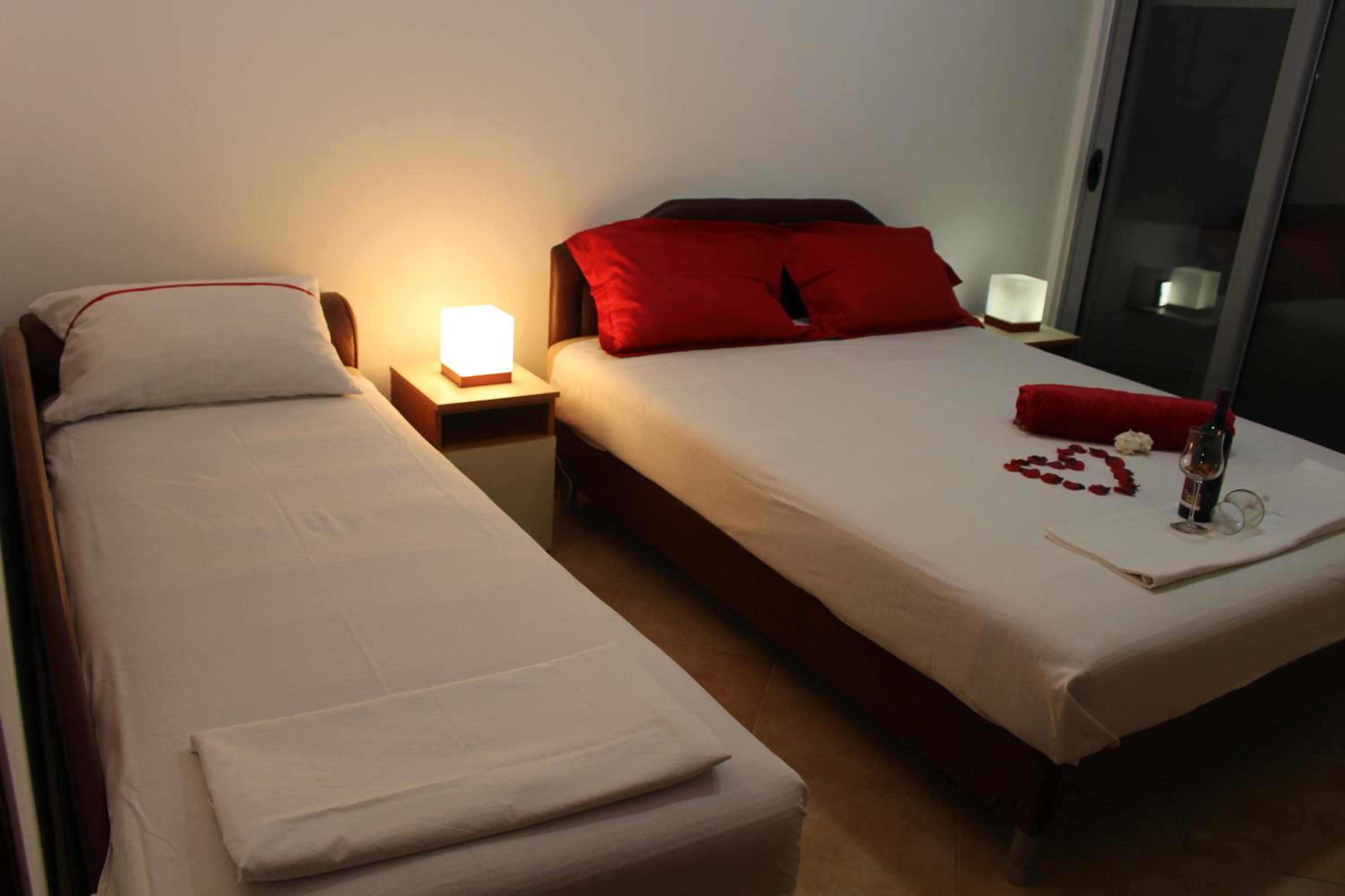 Studio with Terrace (3 Adults) - Photo 9