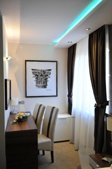 Standard Double Room - Photo 8