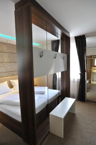 Standard Double Room - Photo 4