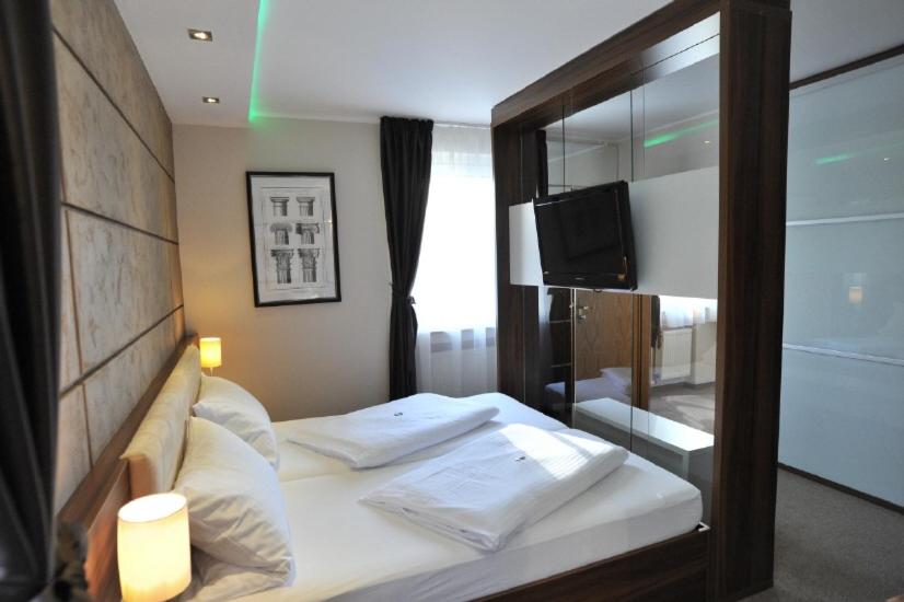 Standard Double Room - Photo 6