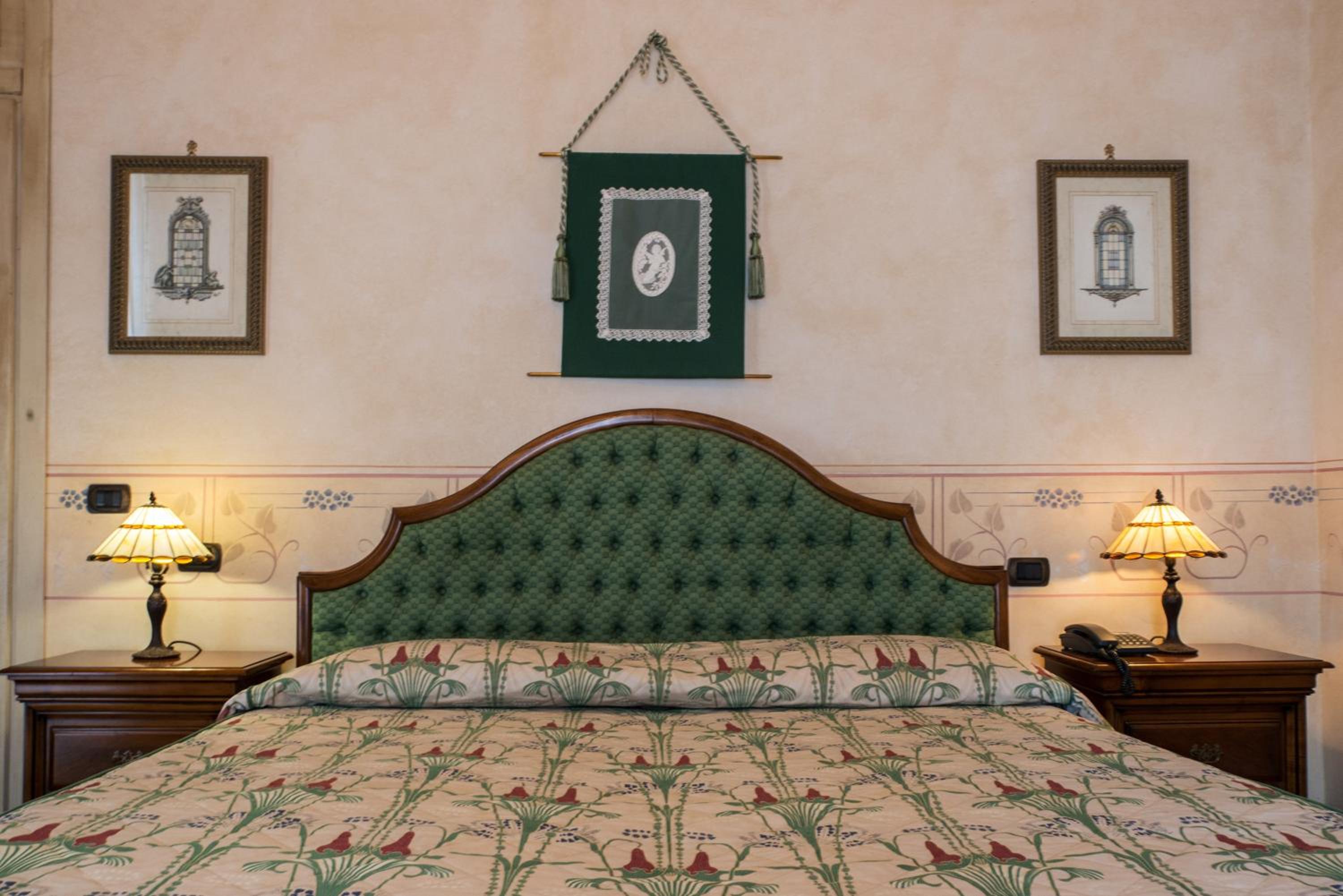 Deluxe Suite - Photo 2