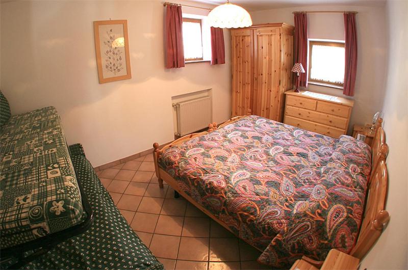 Two-Bedroom Apartment with Mountain View