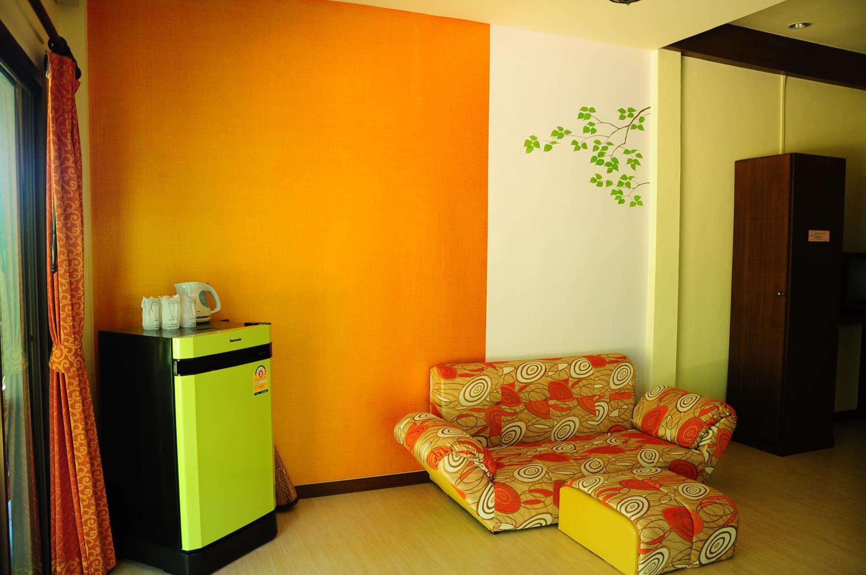 Queen Room with Garden View - Photo 2