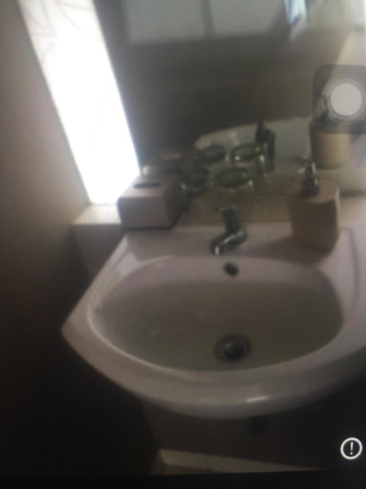 Deluxe Double Room with Balcony - Photo 5