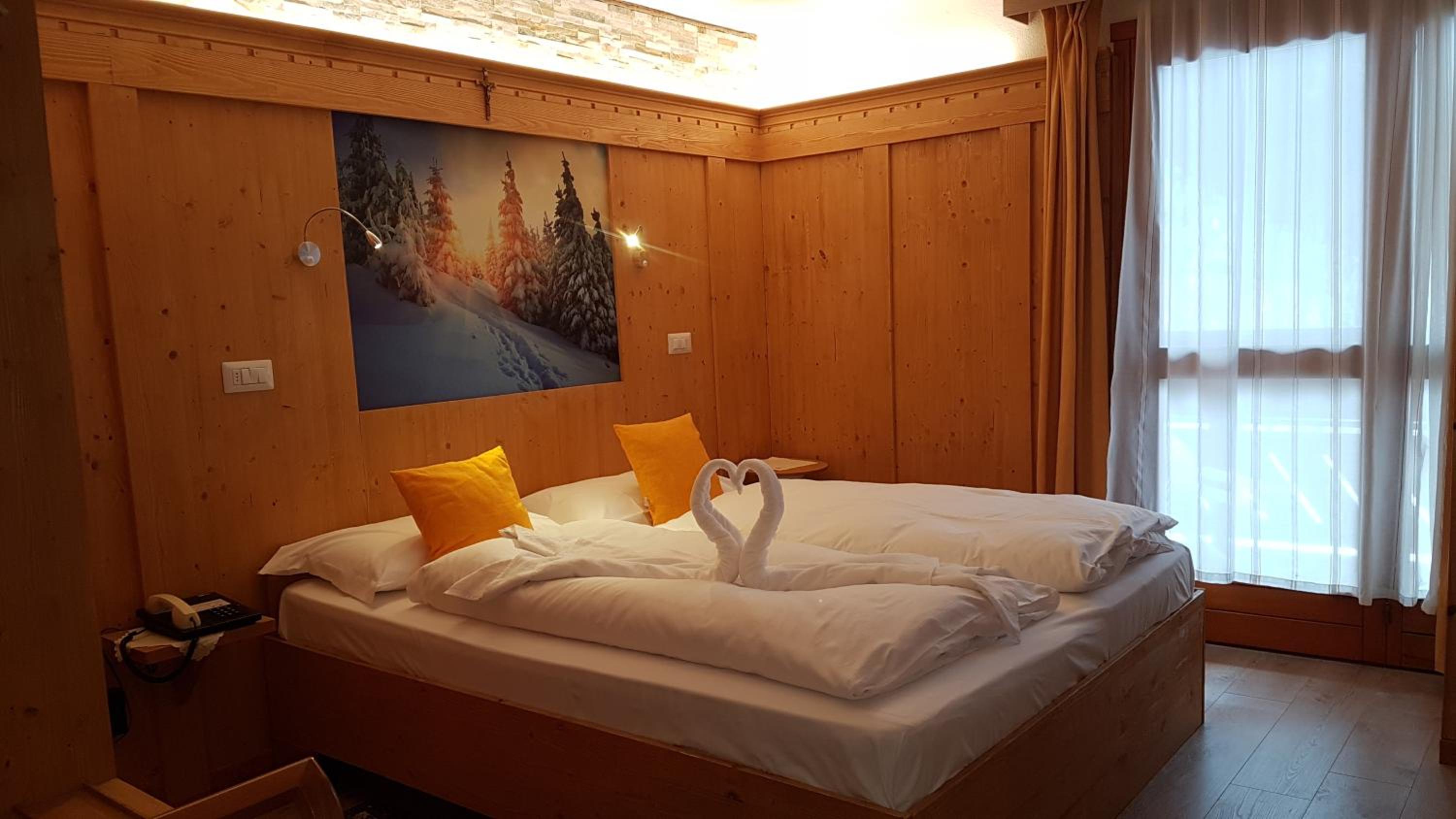 Double or Twin Room - Photo 8