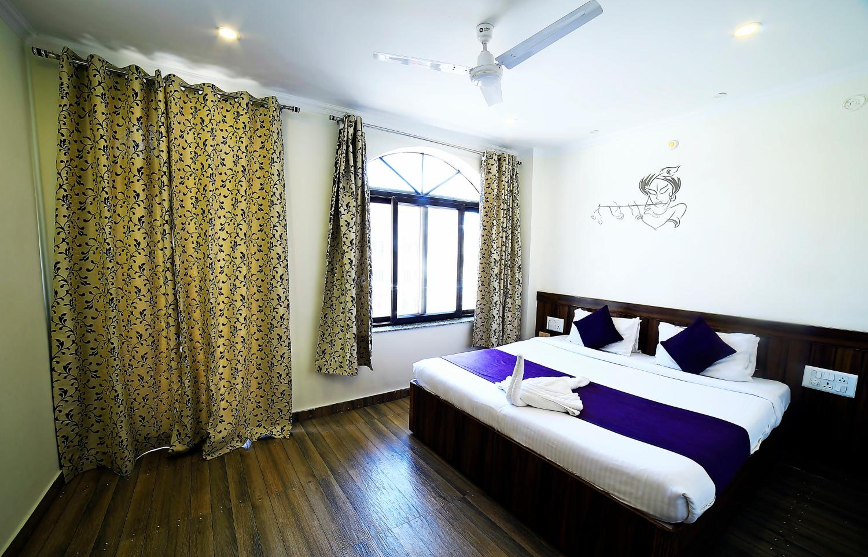 Deluxe Double or Twin Room with Balcony - Photo 2