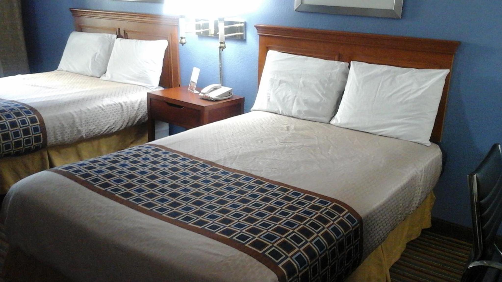 Double Room With Two Double Beds - Non-Smoking photo 3