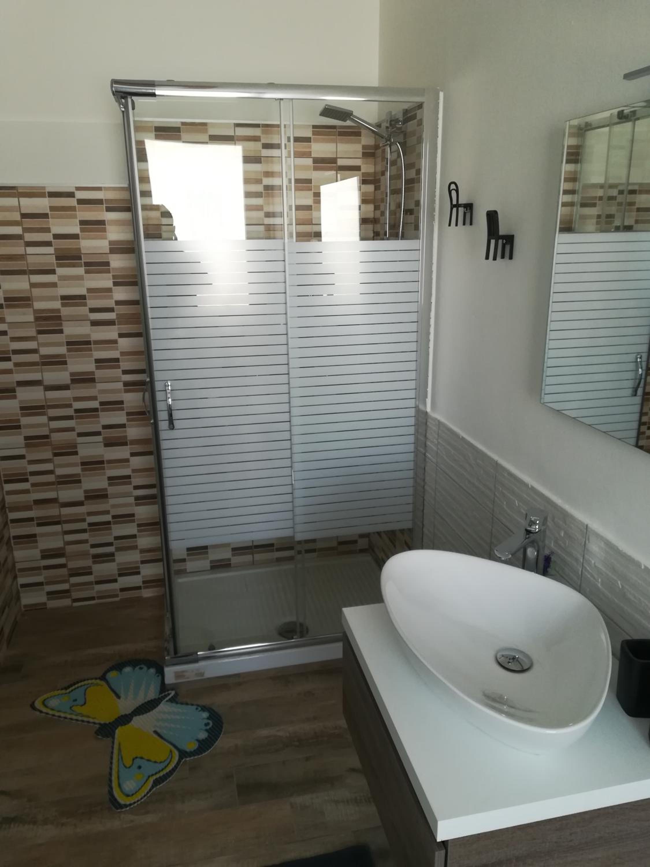 Double Room - Photo 8