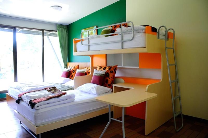 Quadruple Room with Private Bathroom - Photo 1