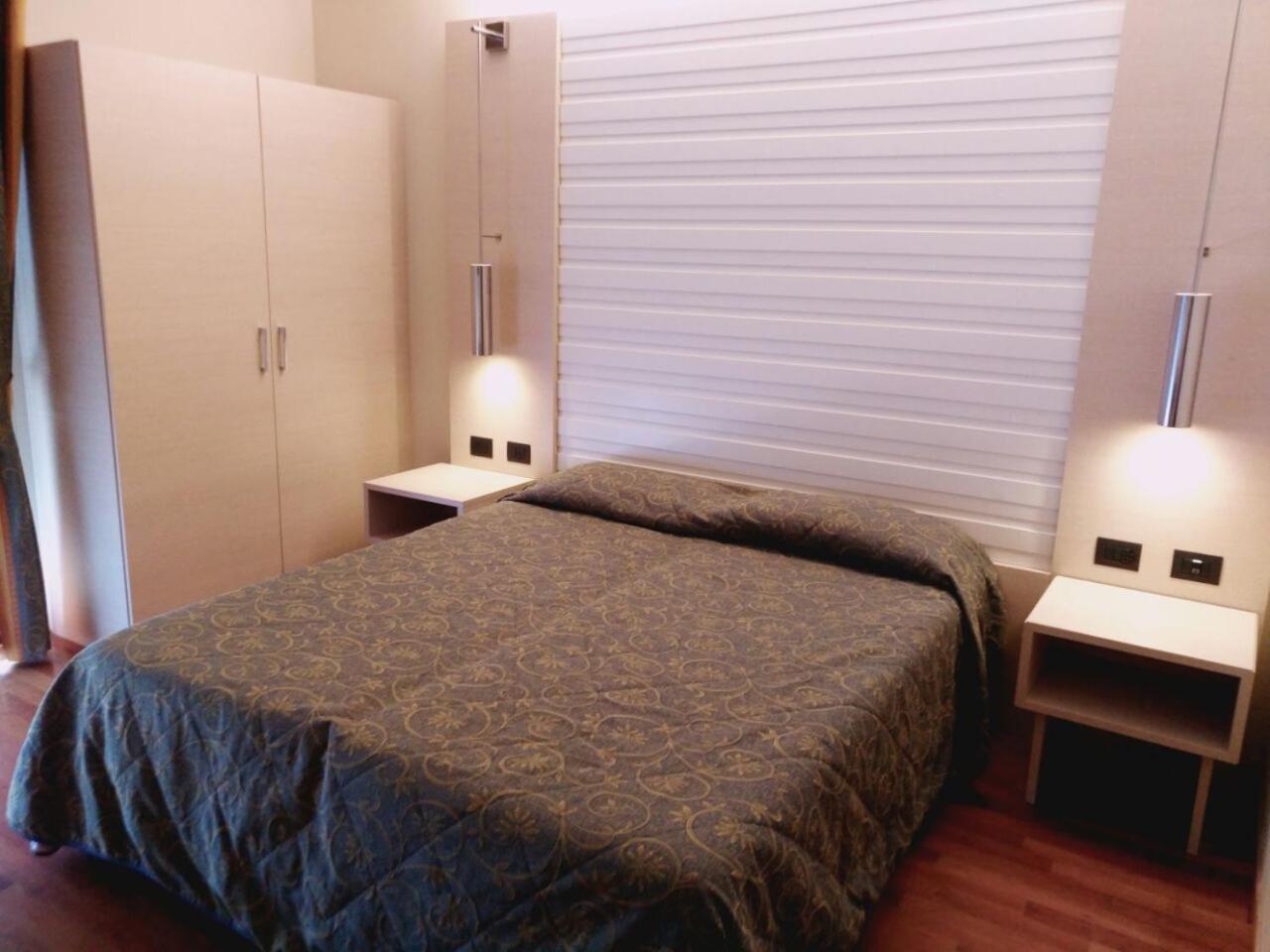 Double Room with Balcony - Photo 1