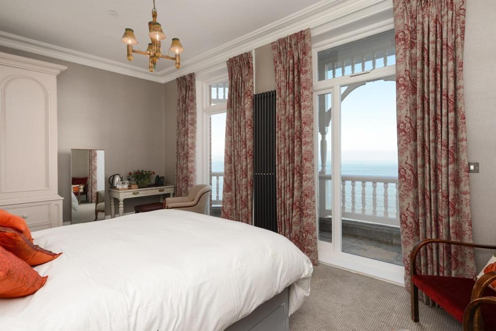 Deluxe Double Room with Balcony and Sea View photo 2