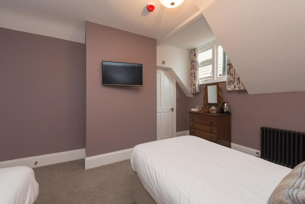 Deluxe Double or Twin Room with Partial Sea View photo 3