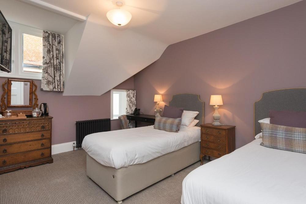 Deluxe Double or Twin Room with Partial Sea View photo 1